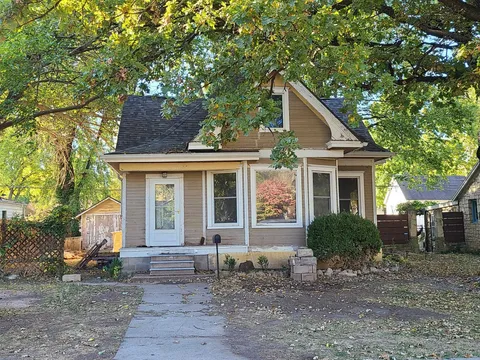 1007 E 8th Ave, Winfield, KS 67156 - MLS#: 646498