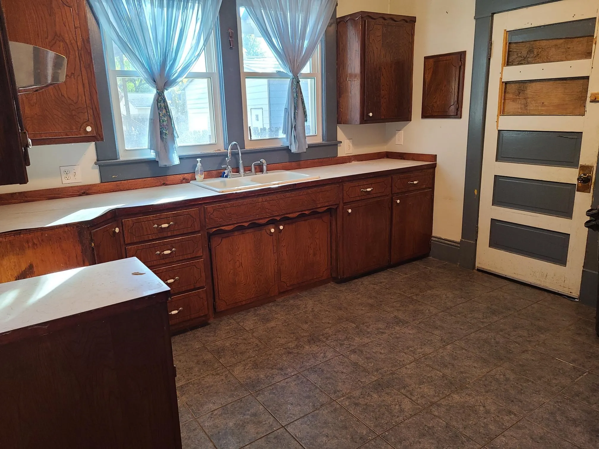 Winfield, Kansas 67156, United States, 3 Bedrooms Bedrooms, ,2 BathroomsBathrooms,Residential,Active,147143