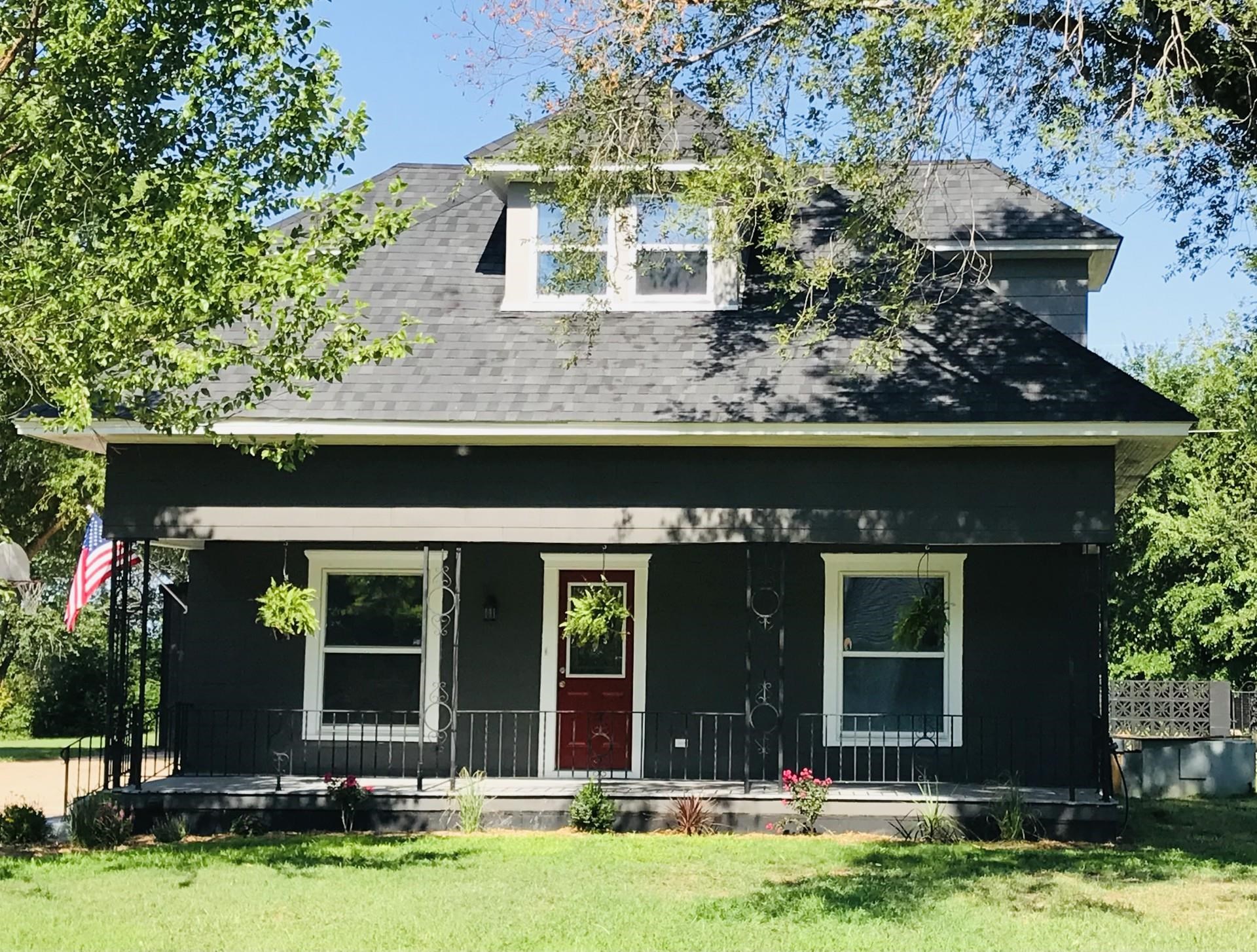 516 S Main St