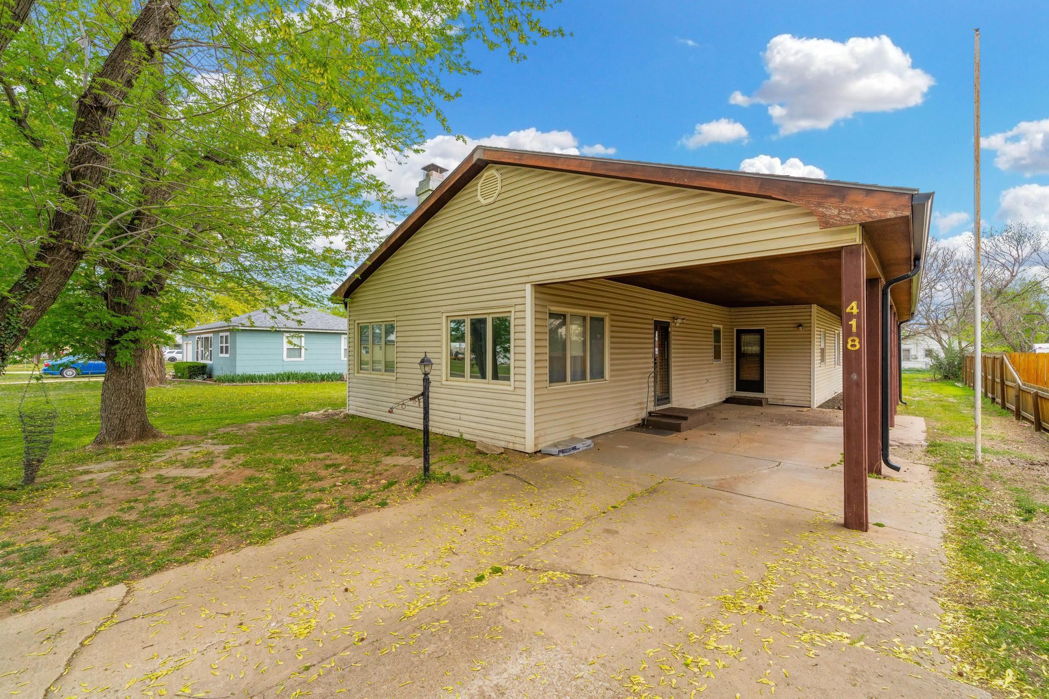 418 S Briarwood, Norwich, Kansas image 2