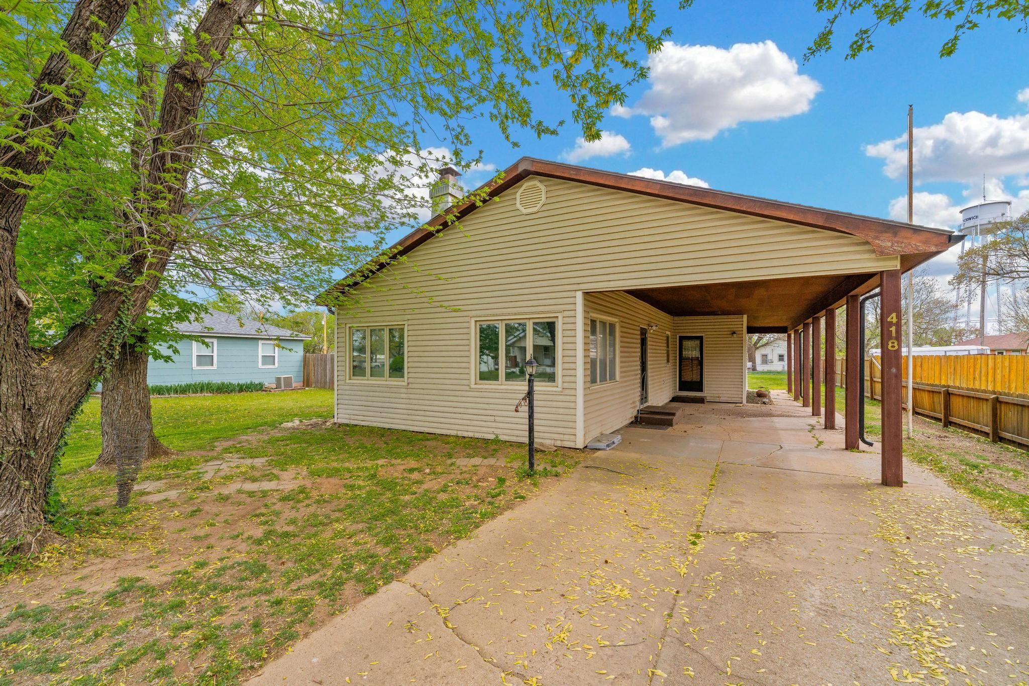 418 S Briarwood, Norwich, Kansas image 1