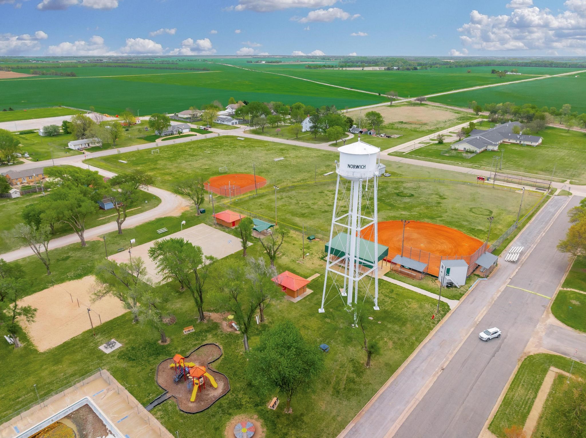 418 S Briarwood, Norwich, Kansas image 32