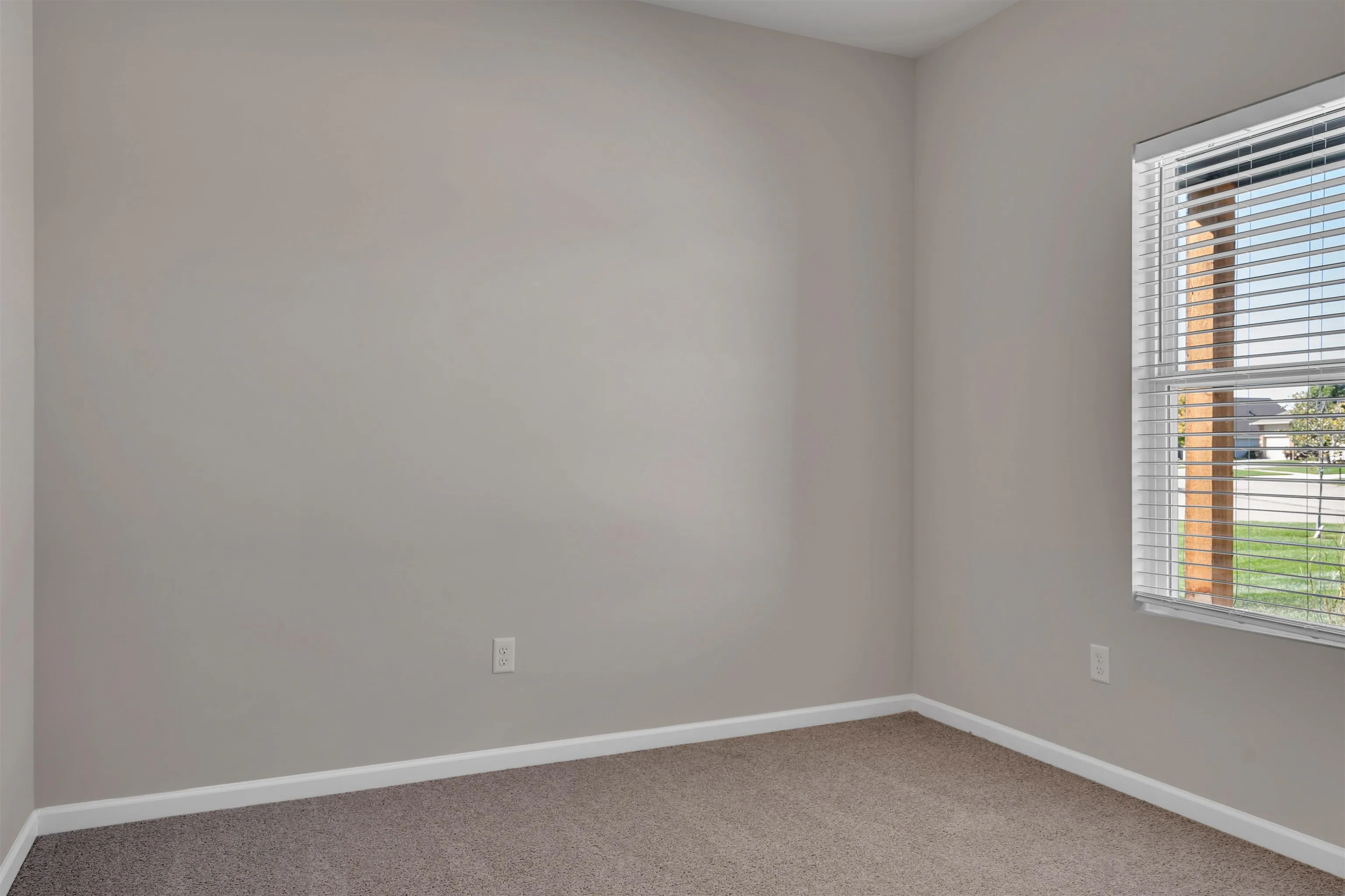 Garden Plain, Kansas 67050, United States, 4 Bedrooms Bedrooms, ,2 BathroomsBathrooms,Residential,Pending,47203