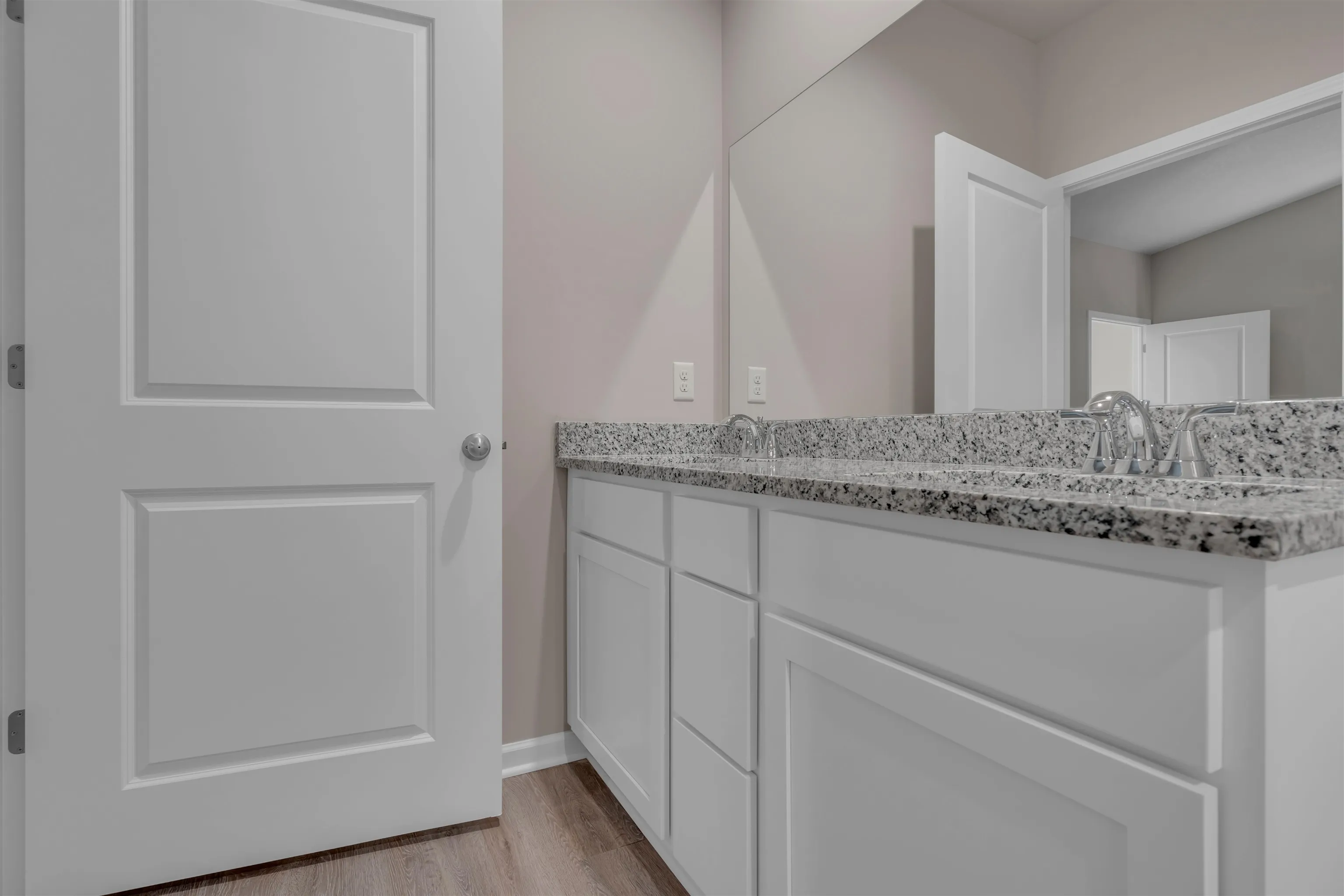 Garden Plain, Kansas 67050, United States, 4 Bedrooms Bedrooms, ,2 BathroomsBathrooms,Residential,Pending,47203