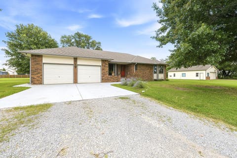 Homes For Sale - 7826 S Meridian St<br/> Haysville, KS 67060