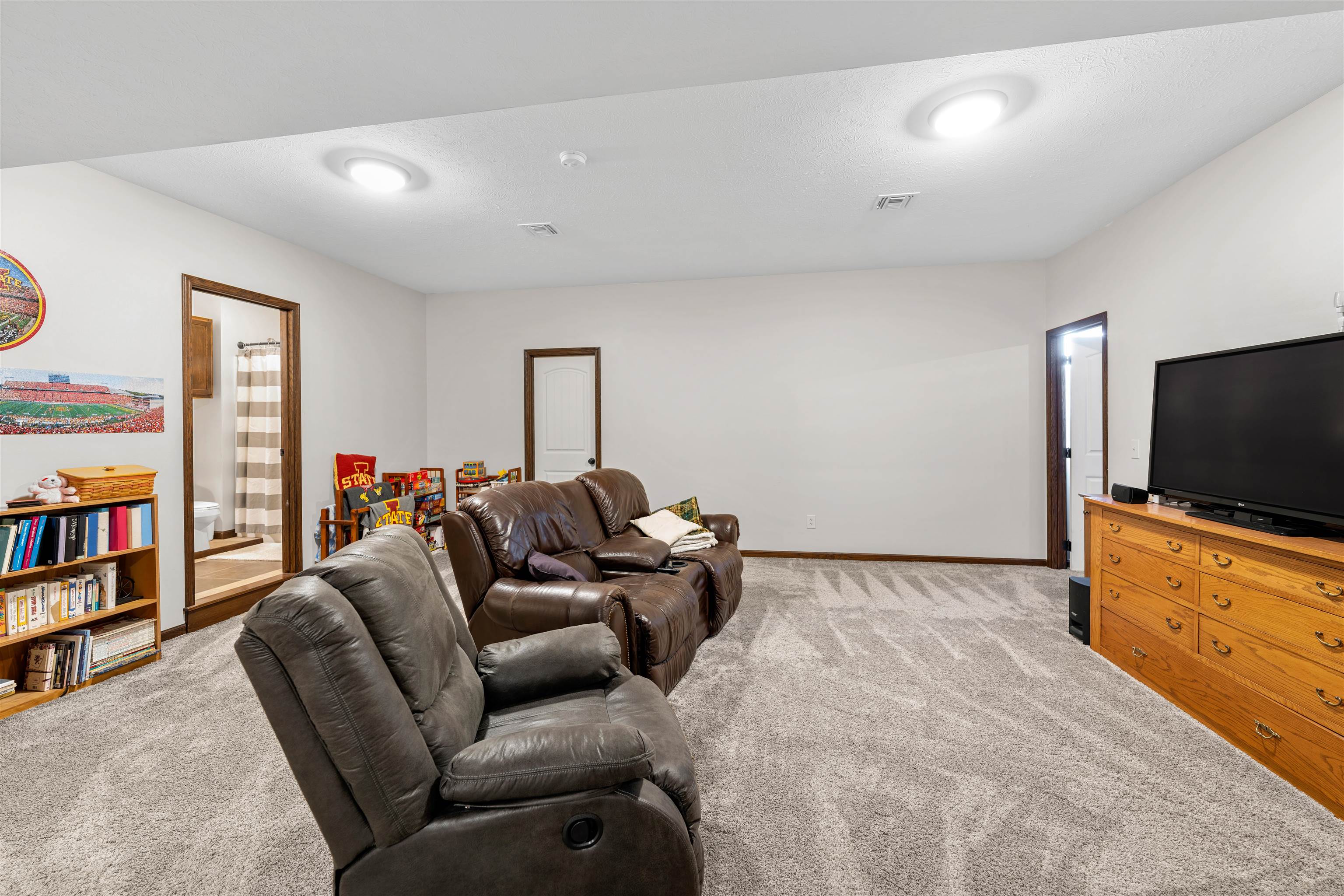1631 Tanglewood Ln, Salina, Kansas image 24