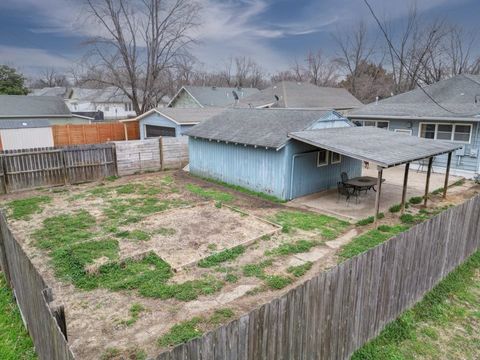 Tiny photo for 516 E 15th Ave, Winfield, KS 67156 (MLS # 669266)