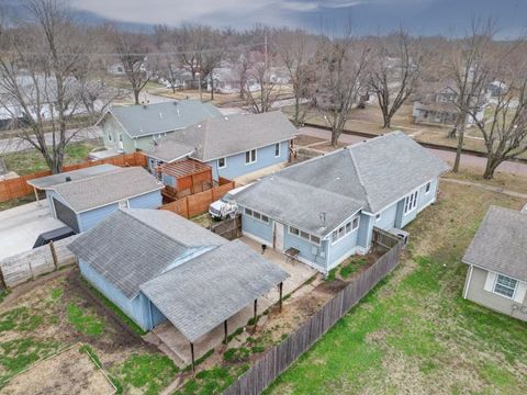 Tiny photo for 516 E 15th Ave, Winfield, KS 67156 (MLS # 669266)