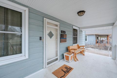 Tiny photo for 516 E 15th Ave, Winfield, KS 67156 (MLS # 669266)