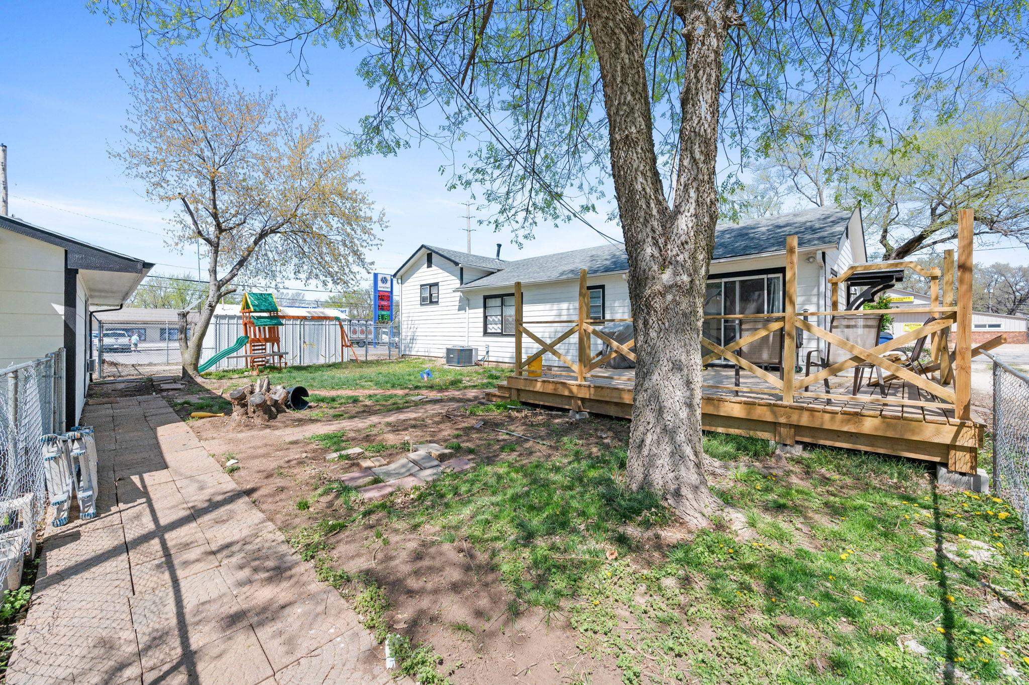 705 E Main St, Towanda, Kansas image 17