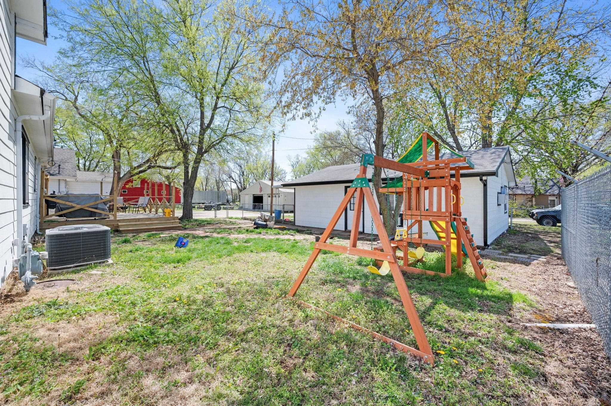705 E Main St, Towanda, Kansas image 18