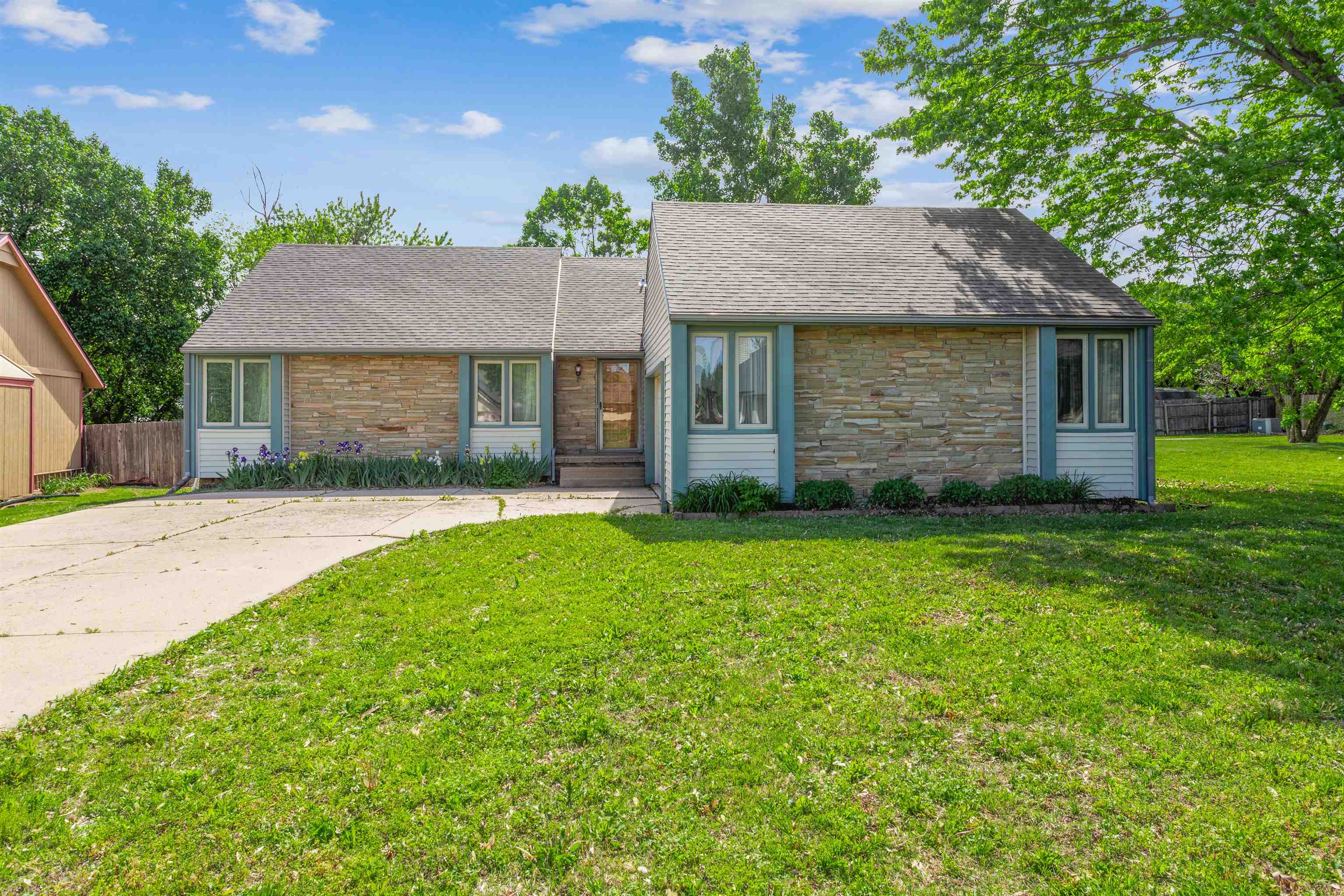 8949 E Blake Ct, Wichita, Virginia image 2