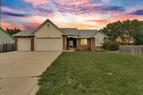 Homes For Sale - 2206 E Myrtlewood Ct<br/> Derby, KS 67037