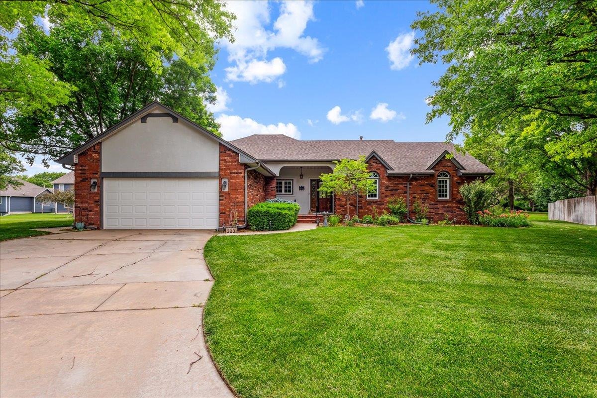 323 N Bay Country Ct, Wichita, Kansas image 1