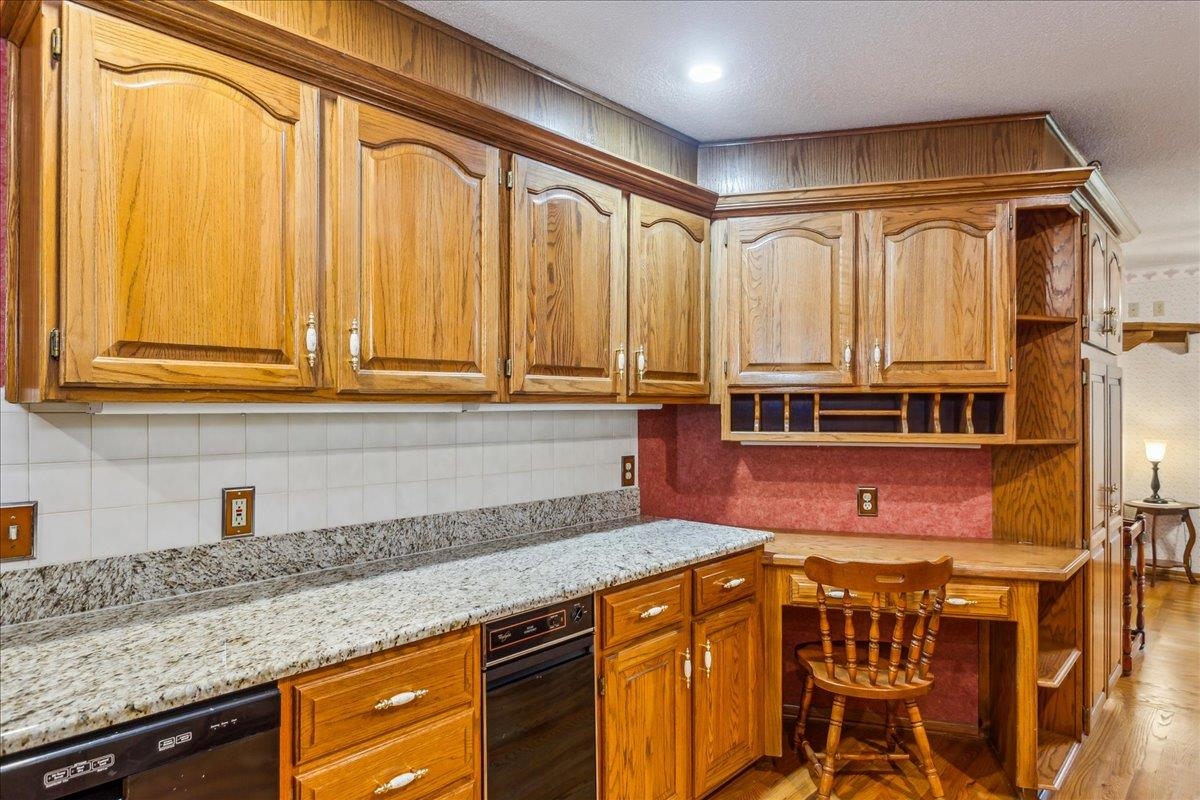 323 N Bay Country Ct, Wichita, Kansas image 11