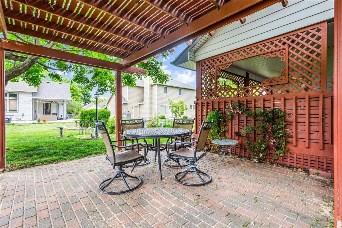 323 N Bay Country Ct, Wichita, Kansas image 32