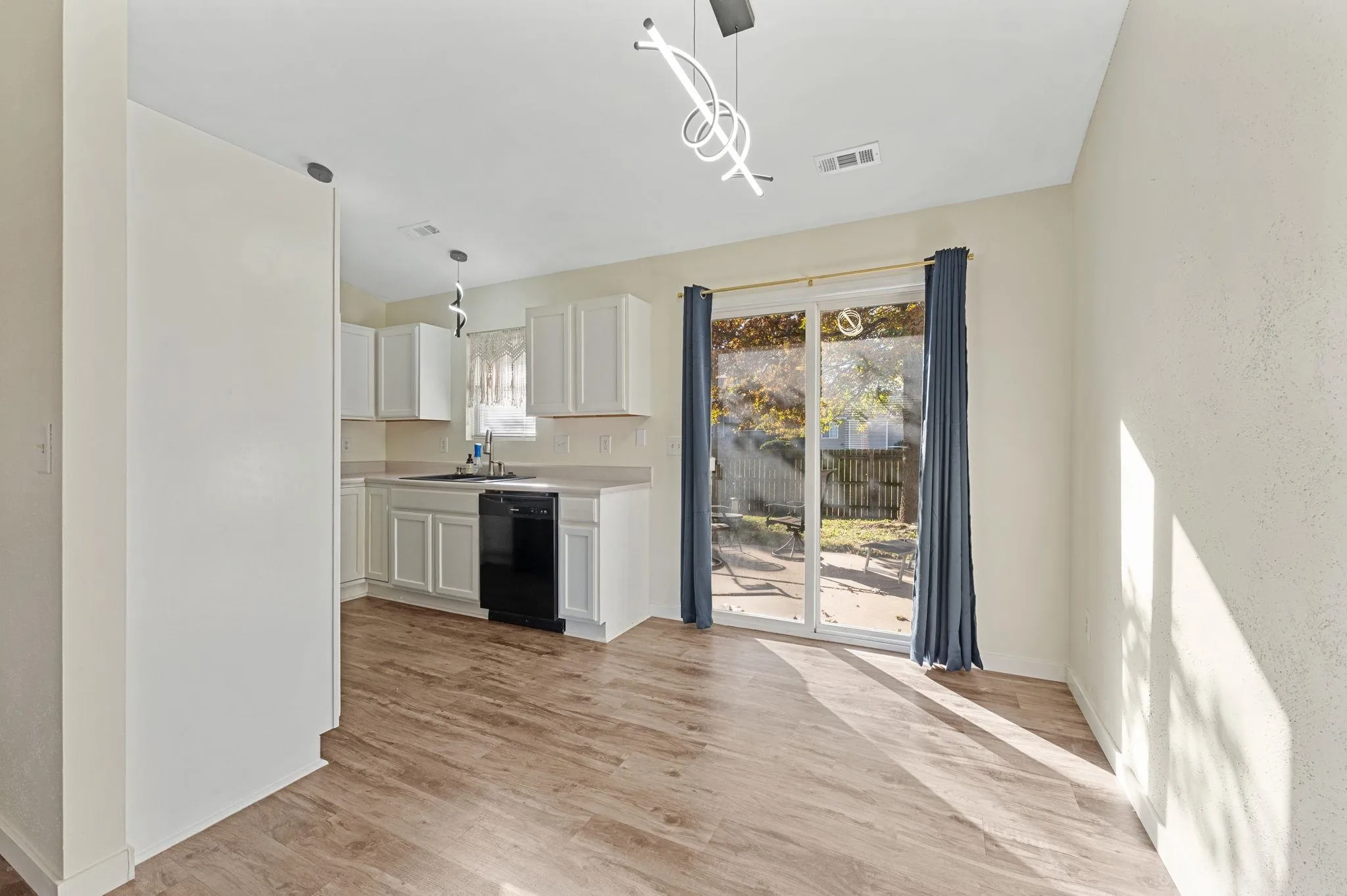 Maize, Kansas 67101, United States, 3 Bedrooms Bedrooms, ,1 BathroomBathrooms,Residential,Active,240005