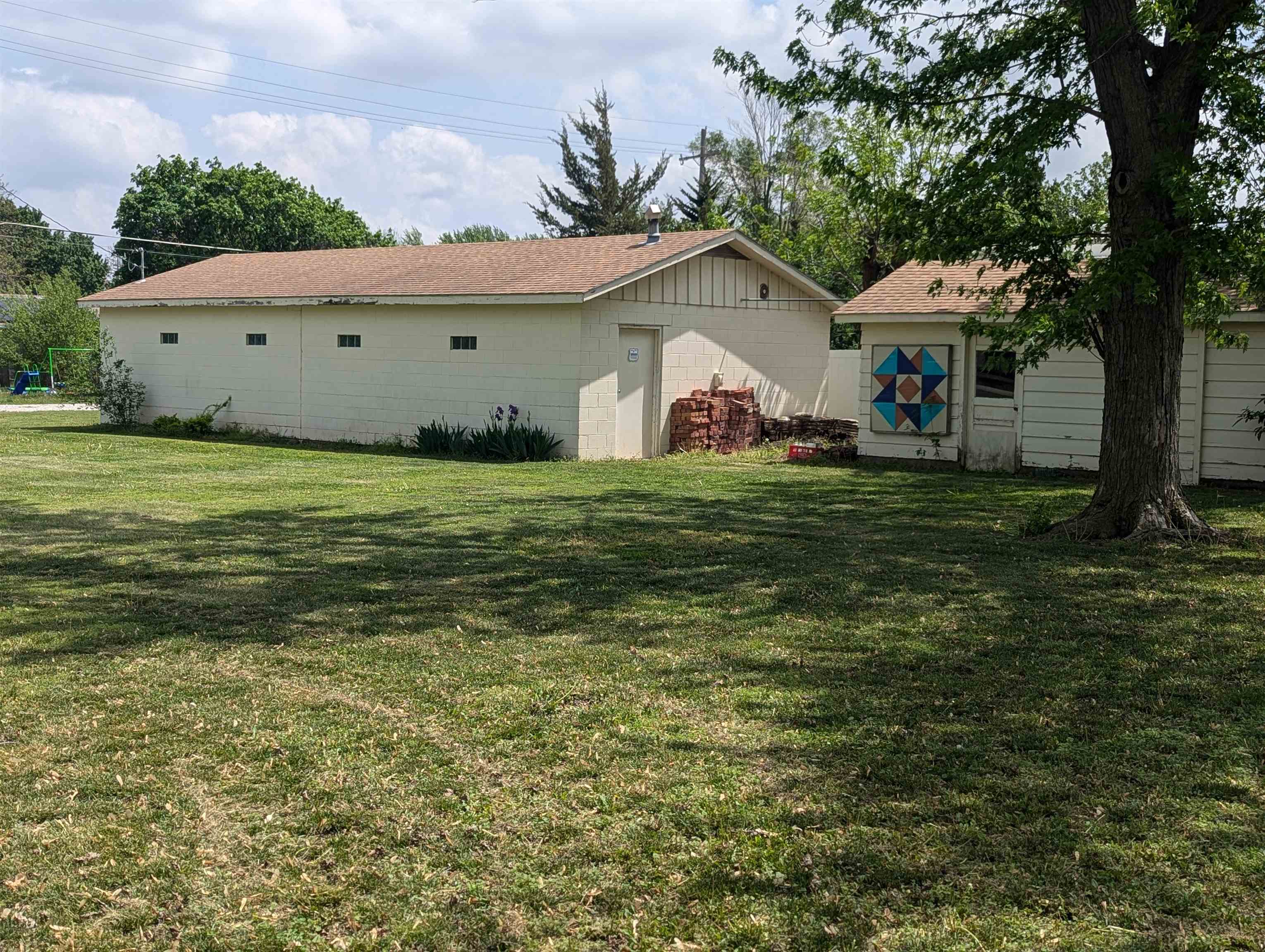 114 N Adams St, Hillsboro, Kansas image 3