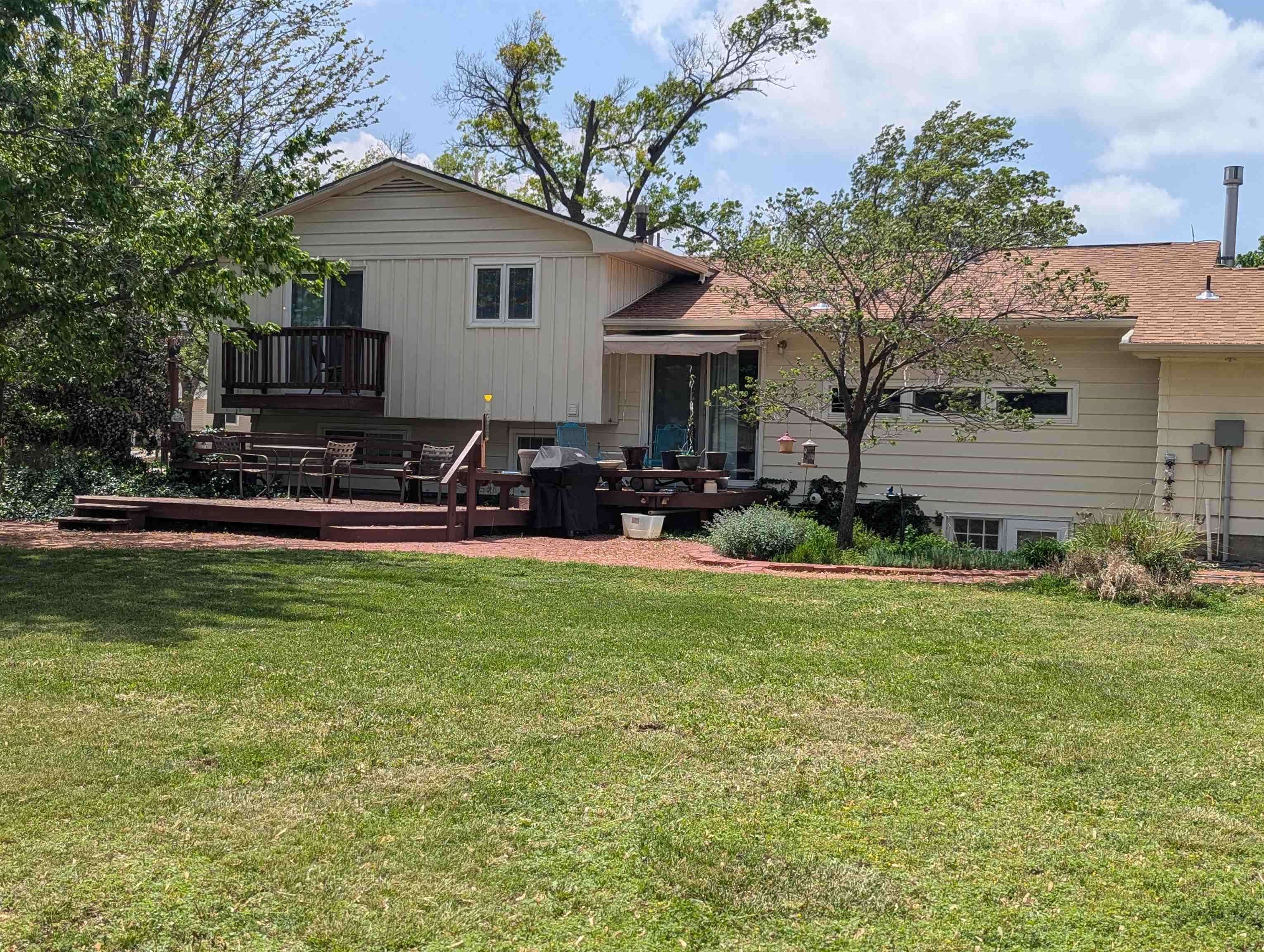 114 N Adams St, Hillsboro, Kansas image 2