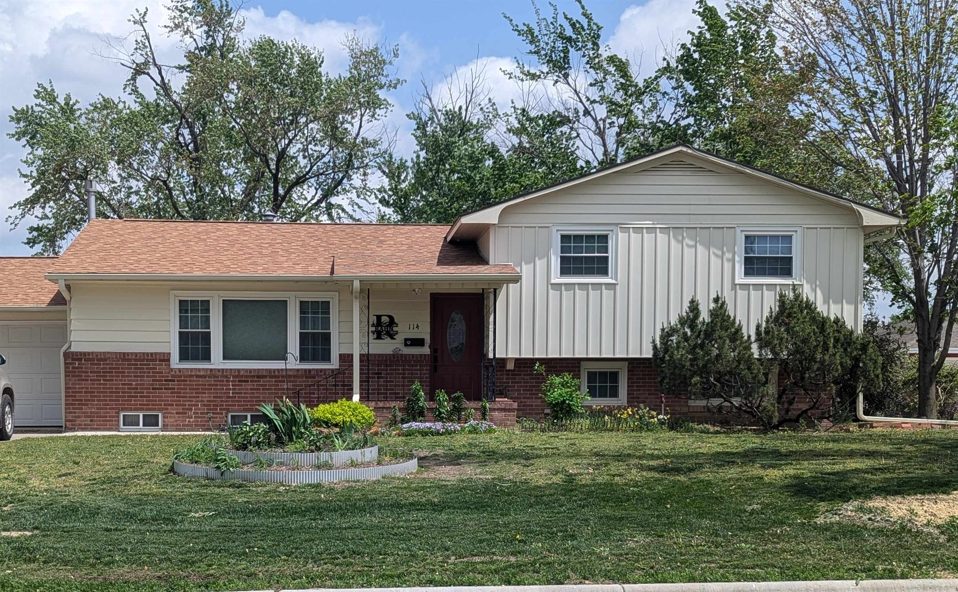 114 N Adams St, Hillsboro, Kansas image 1