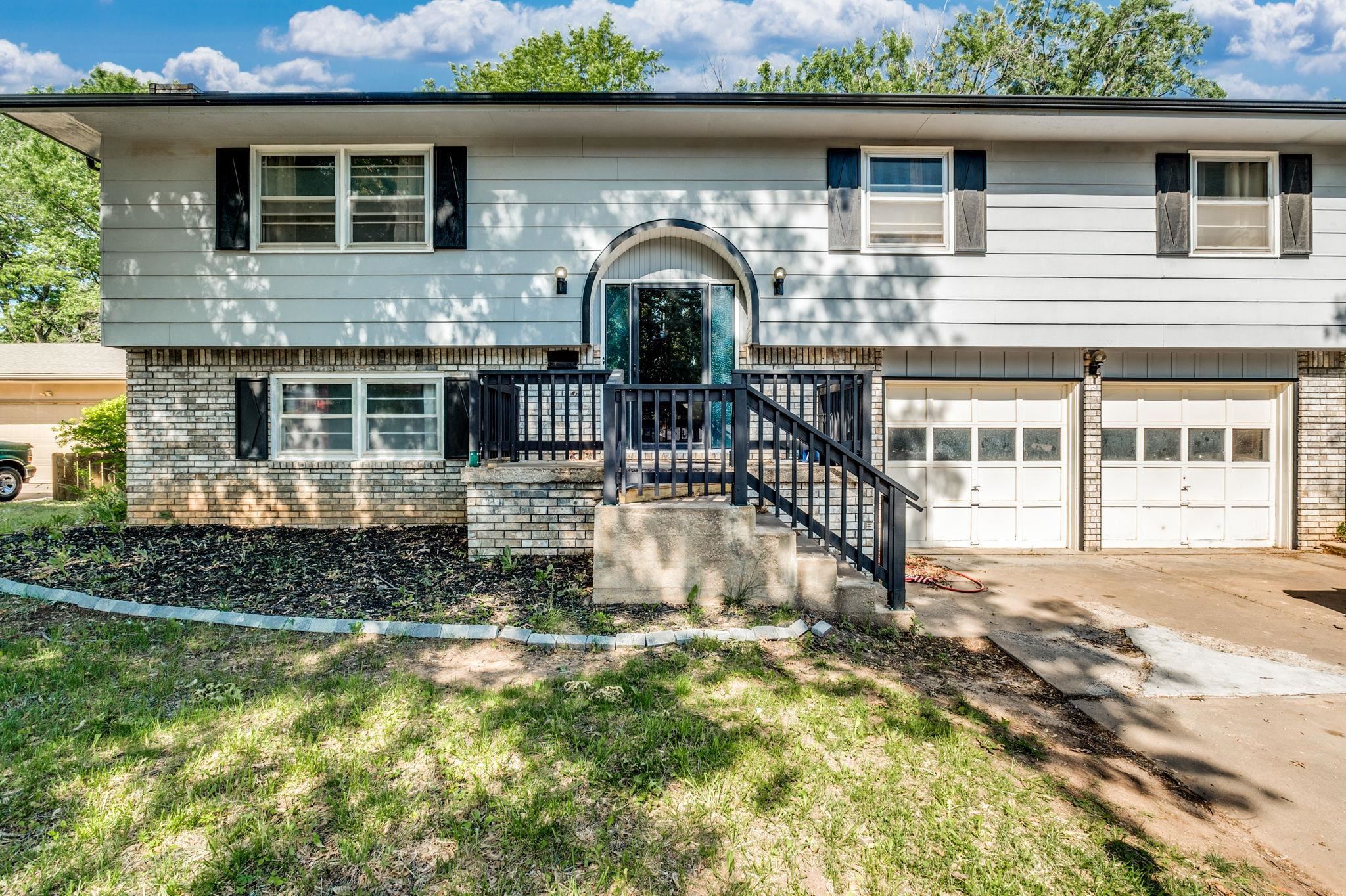 609 N Willow Dr, Derby, Kansas image 1