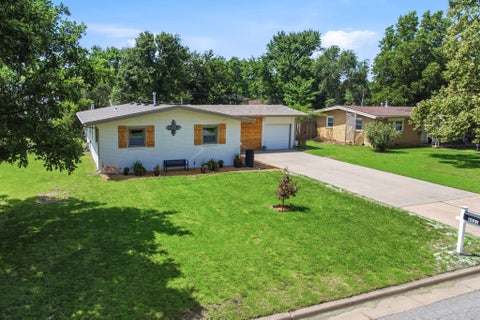 Homes For Sale - 8421 W 9th St N<br/> Sedgwick County, Wichita, KS 67212