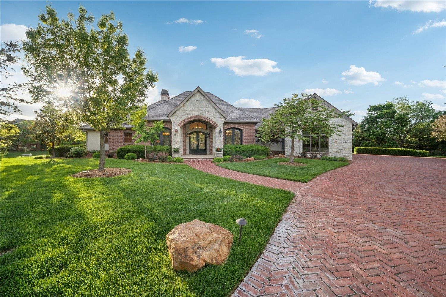 10801 E Glengate Cir, Wichita, Kansas image 1