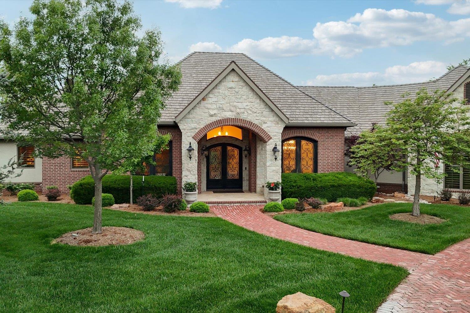 10801 E Glengate Cir, Wichita, Kansas image 2