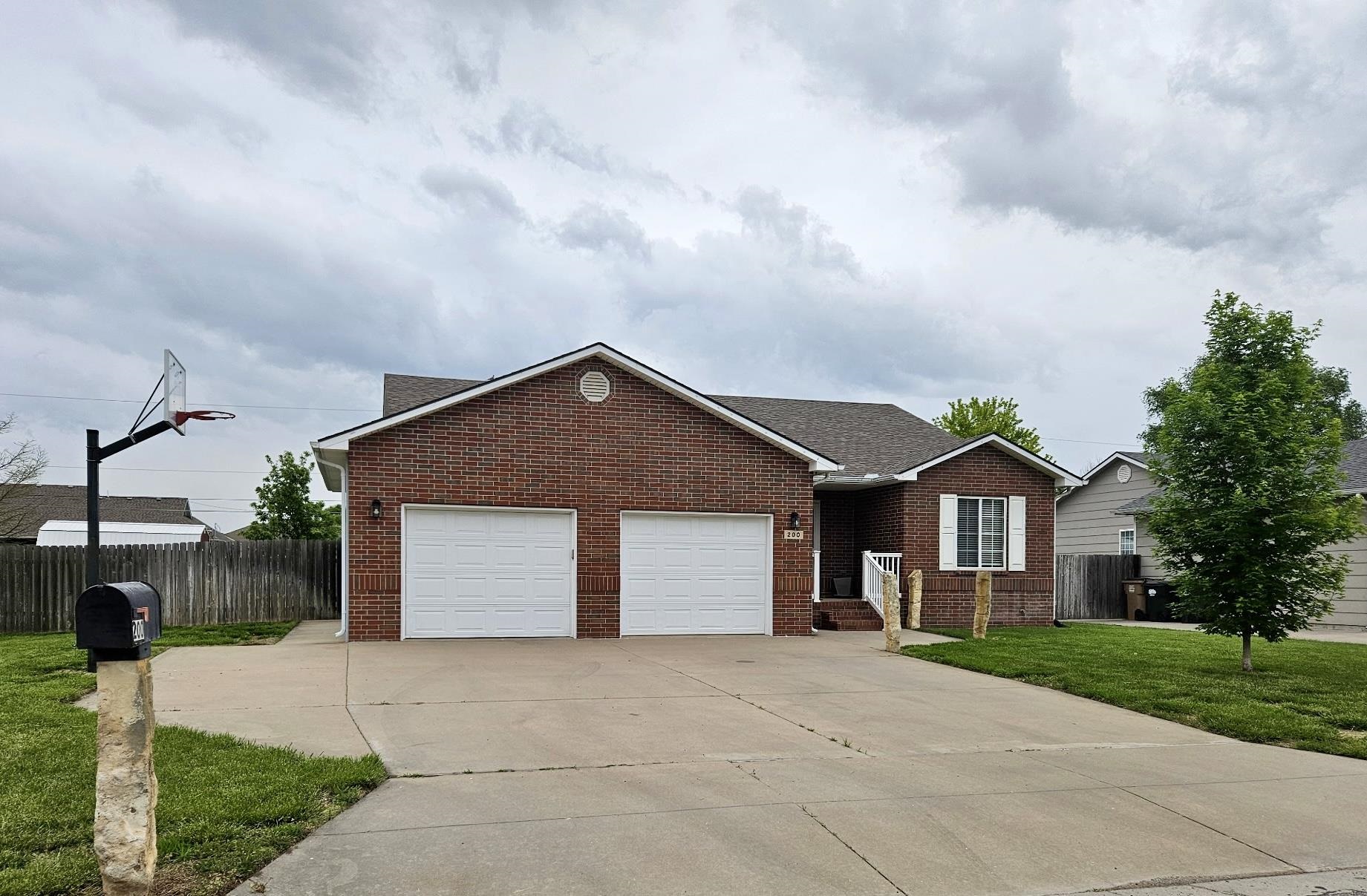 200 E 37th Ave, Hutchinson, Kansas image 1
