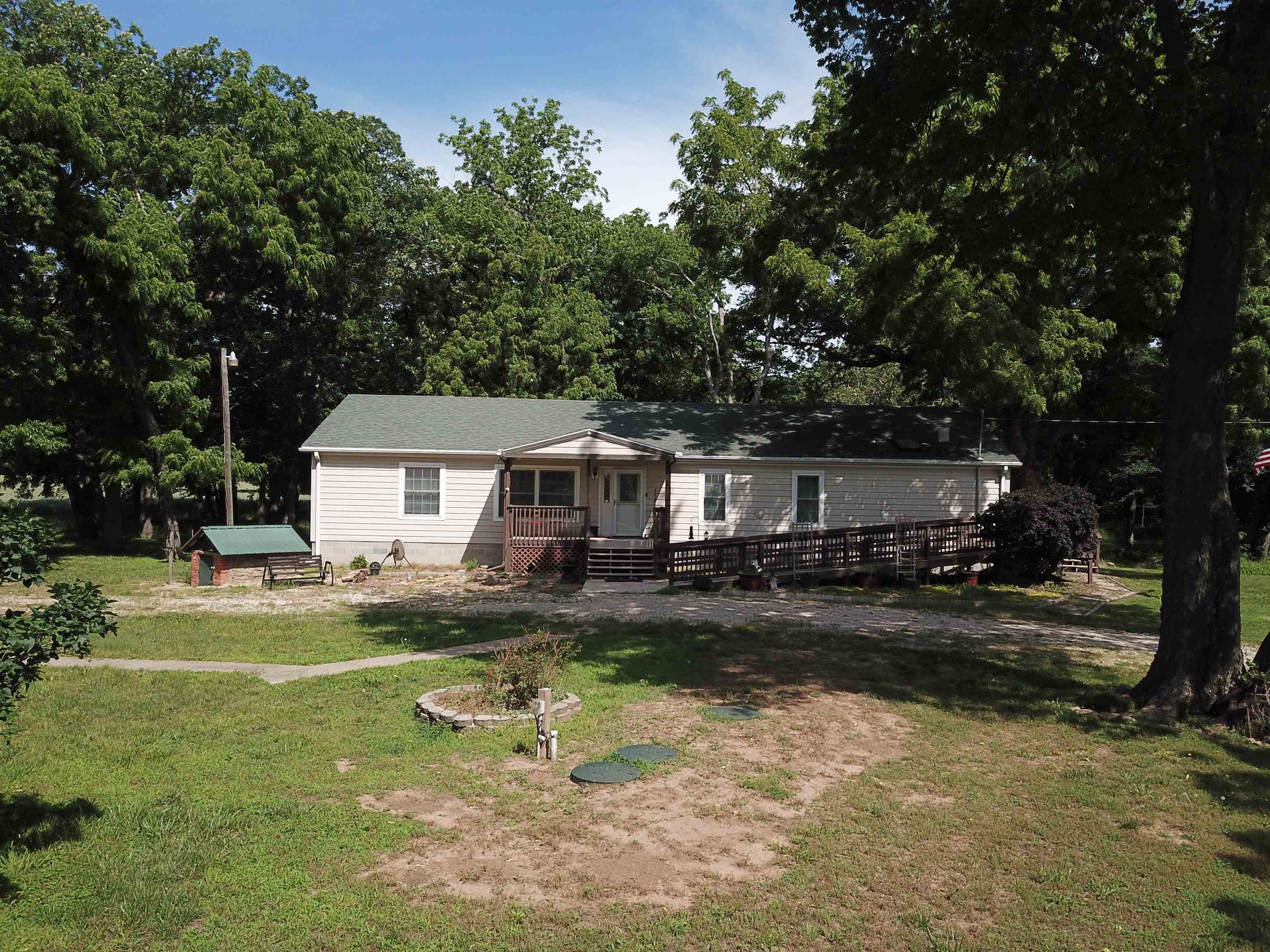 1661 T Rd, Eureka, Kansas image 1