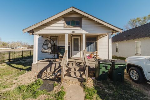 Homes For Sale - 1410 E 6th Ave<br/> Reno County, Hutchinson, KS 67501