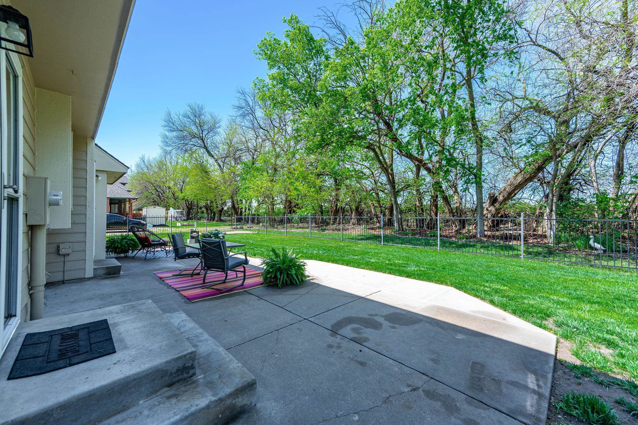 1655 S Bower Dr, Wichita, Kansas image 32