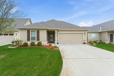 Homes For Sale - 3937 N Solano Ct<br/> Wichita, KS 67205