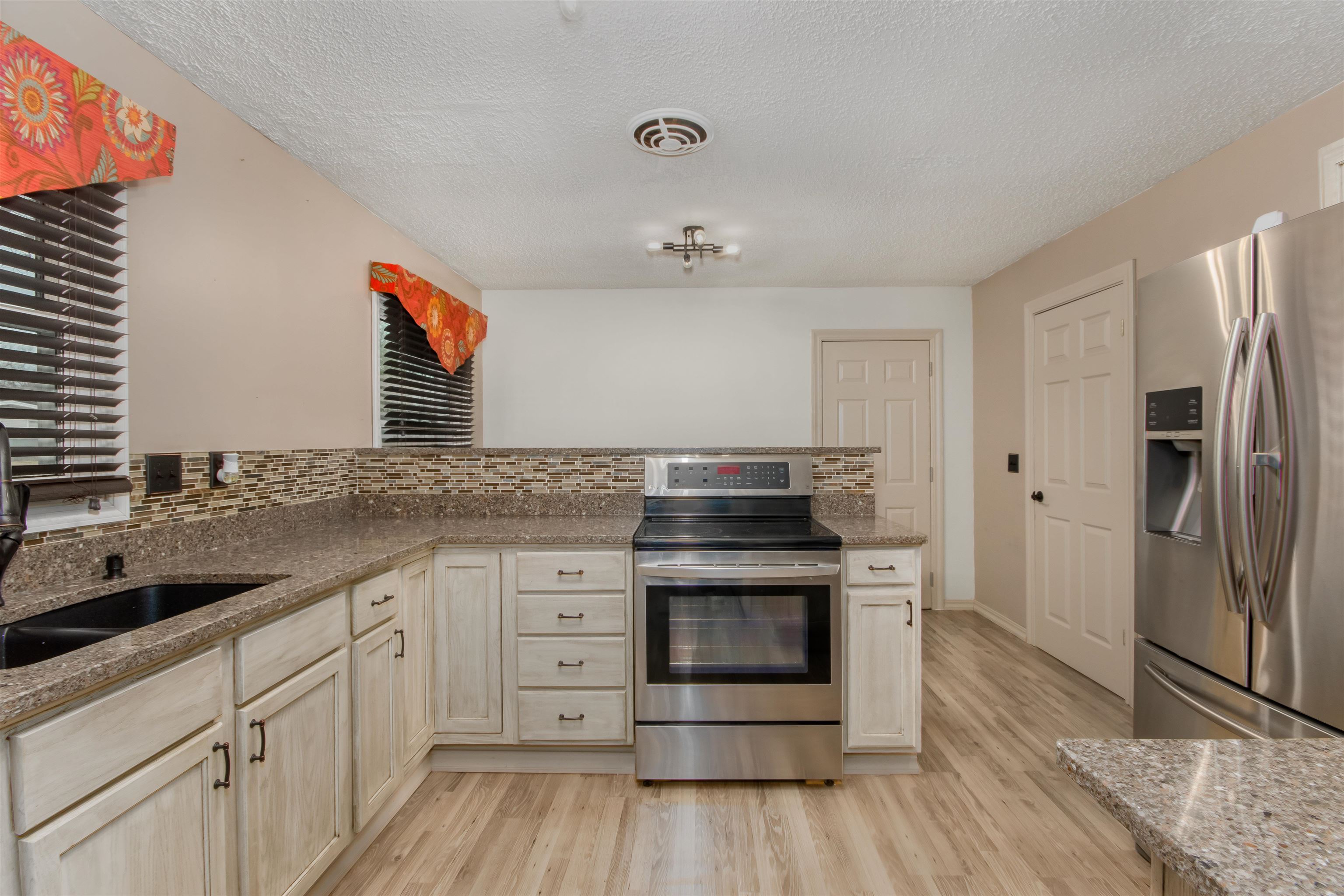 622 S Riverview Ave, Derby, Kansas image 11