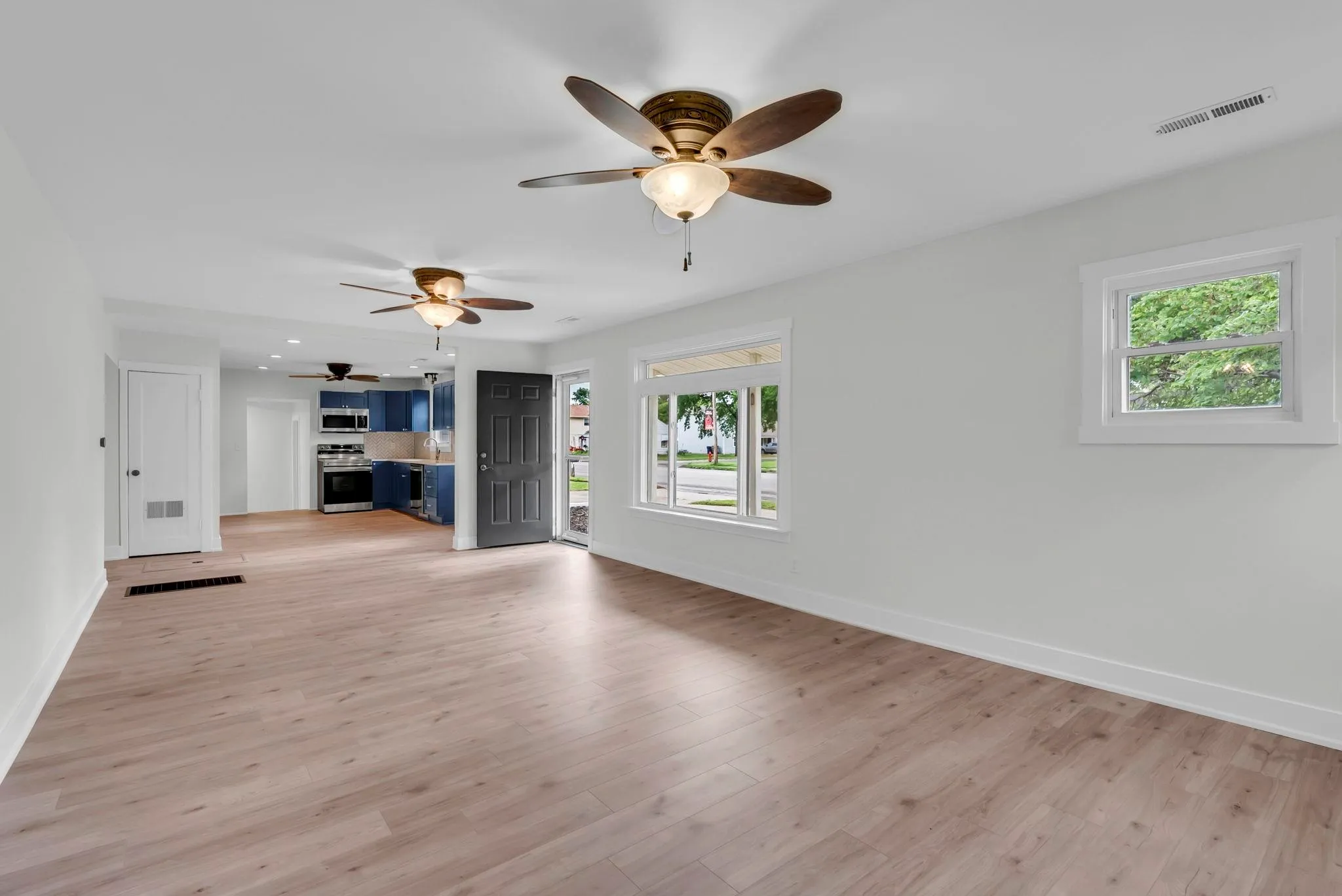 Sedgwick, Kansas 67135, United States, 3 Bedrooms Bedrooms, ,2 BathroomsBathrooms,Residential,Active,147231