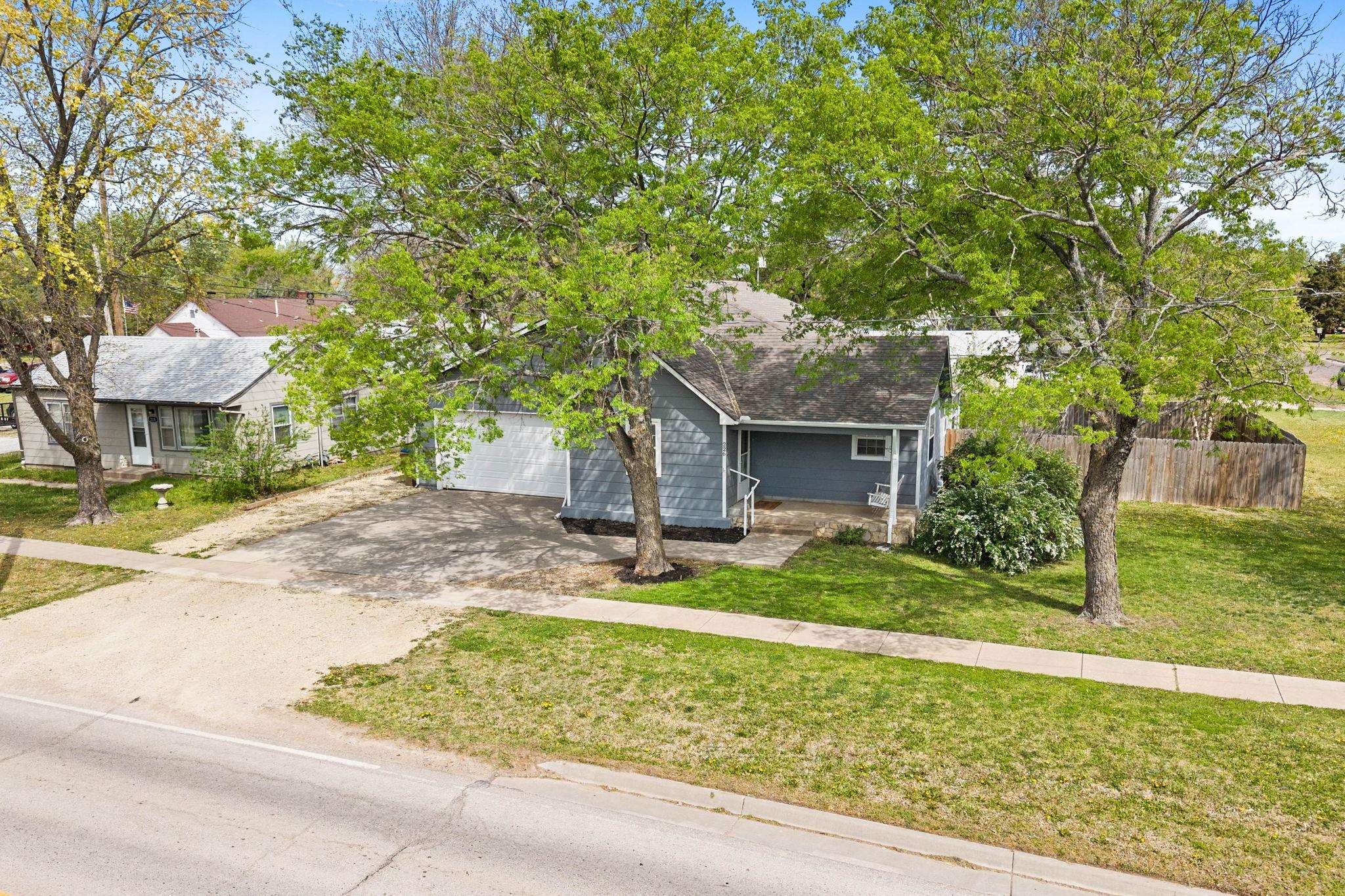 226 E 1st St, Douglass, Kansas image 7
