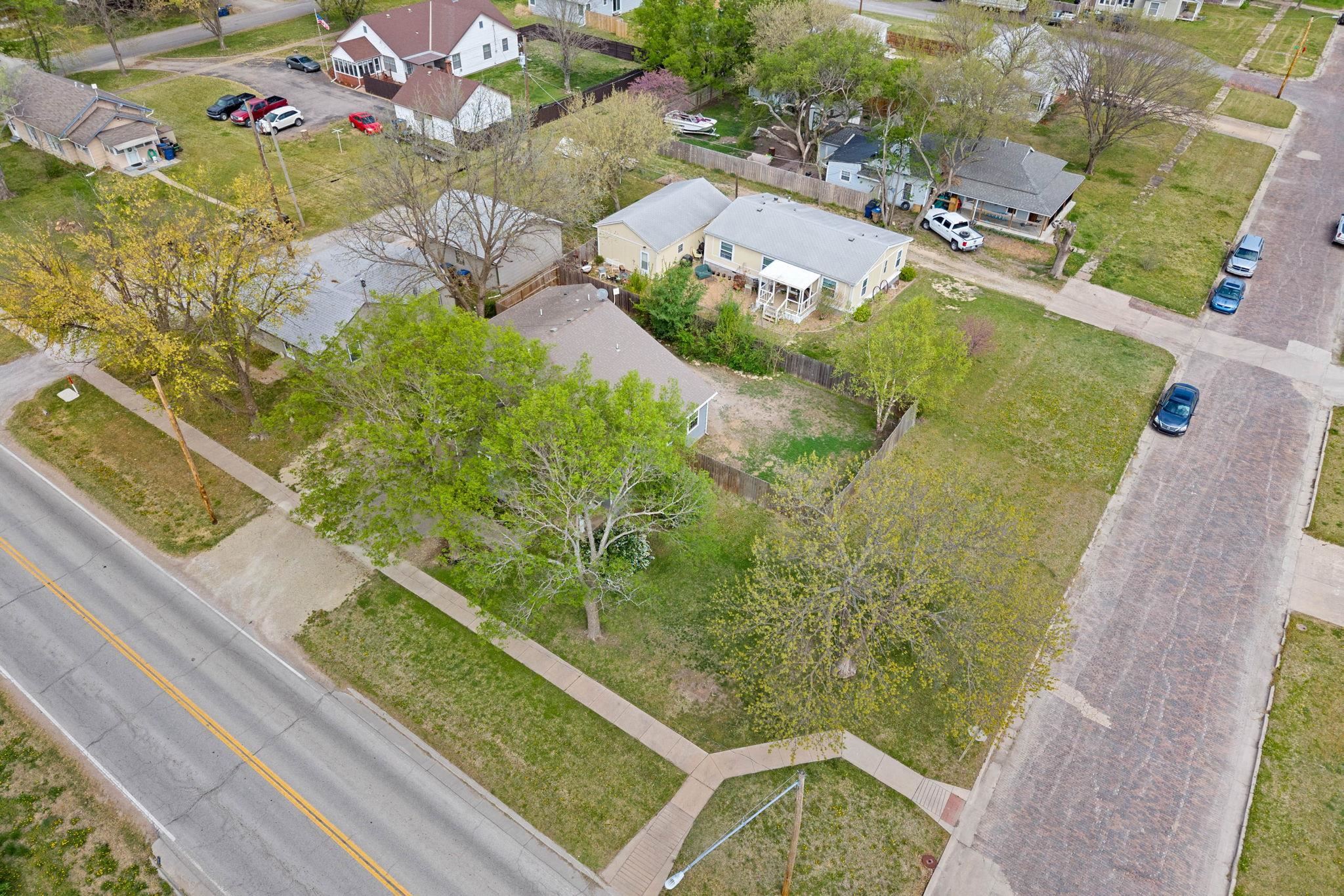 226 E 1st St, Douglass, Kansas image 26