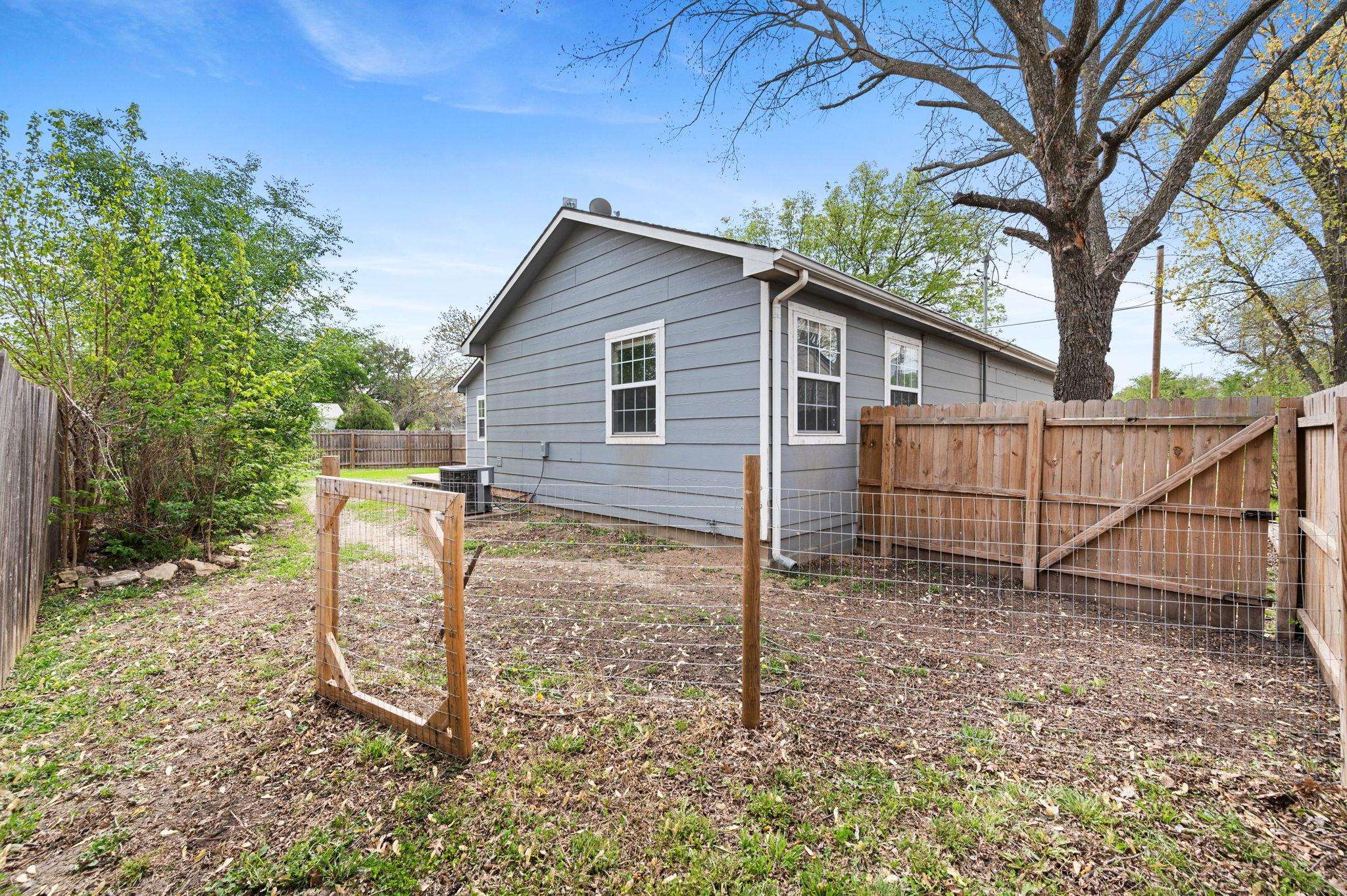 226 E 1st St, Douglass, Kansas image 29