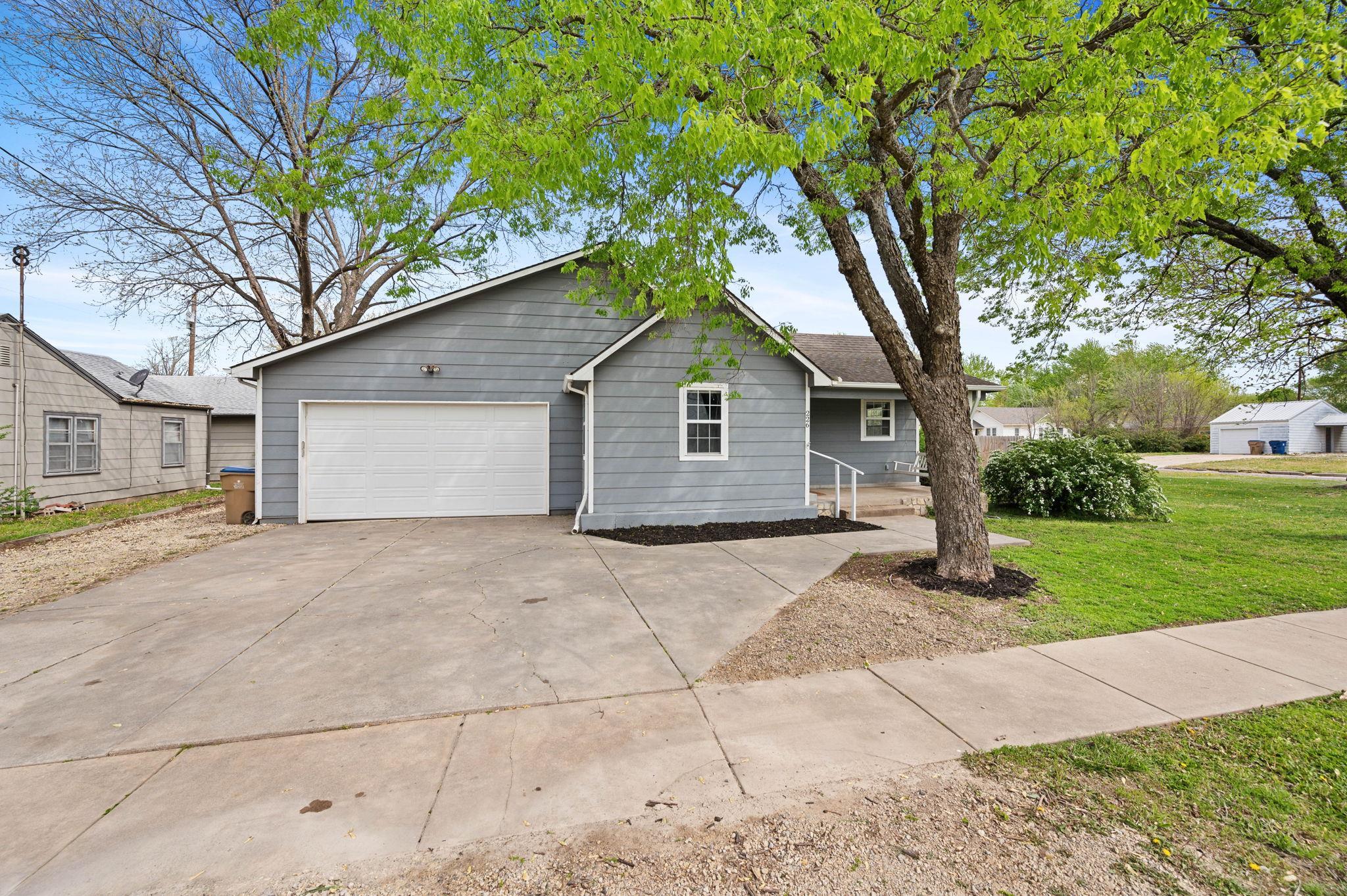 226 E 1st St, Douglass, Kansas image 3