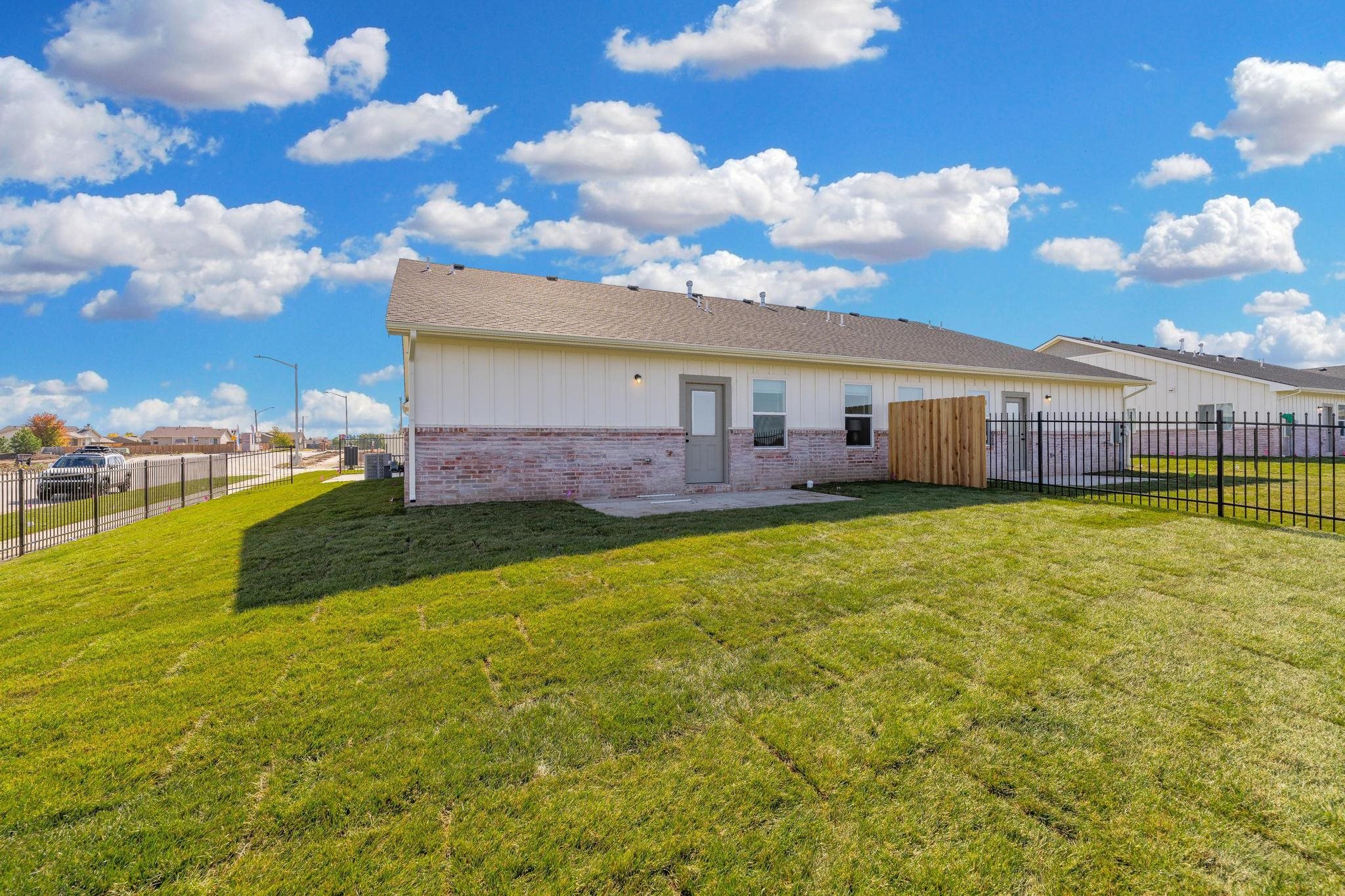 2338 S Spring Hill Ct, Goddard, Kansas image 32