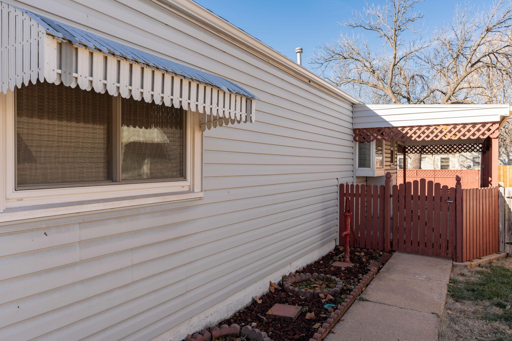 Wichita, Kansas 67216, United States, 3 Bedrooms Bedrooms, ,2 BathroomsBathrooms,Residential,Pending,67526