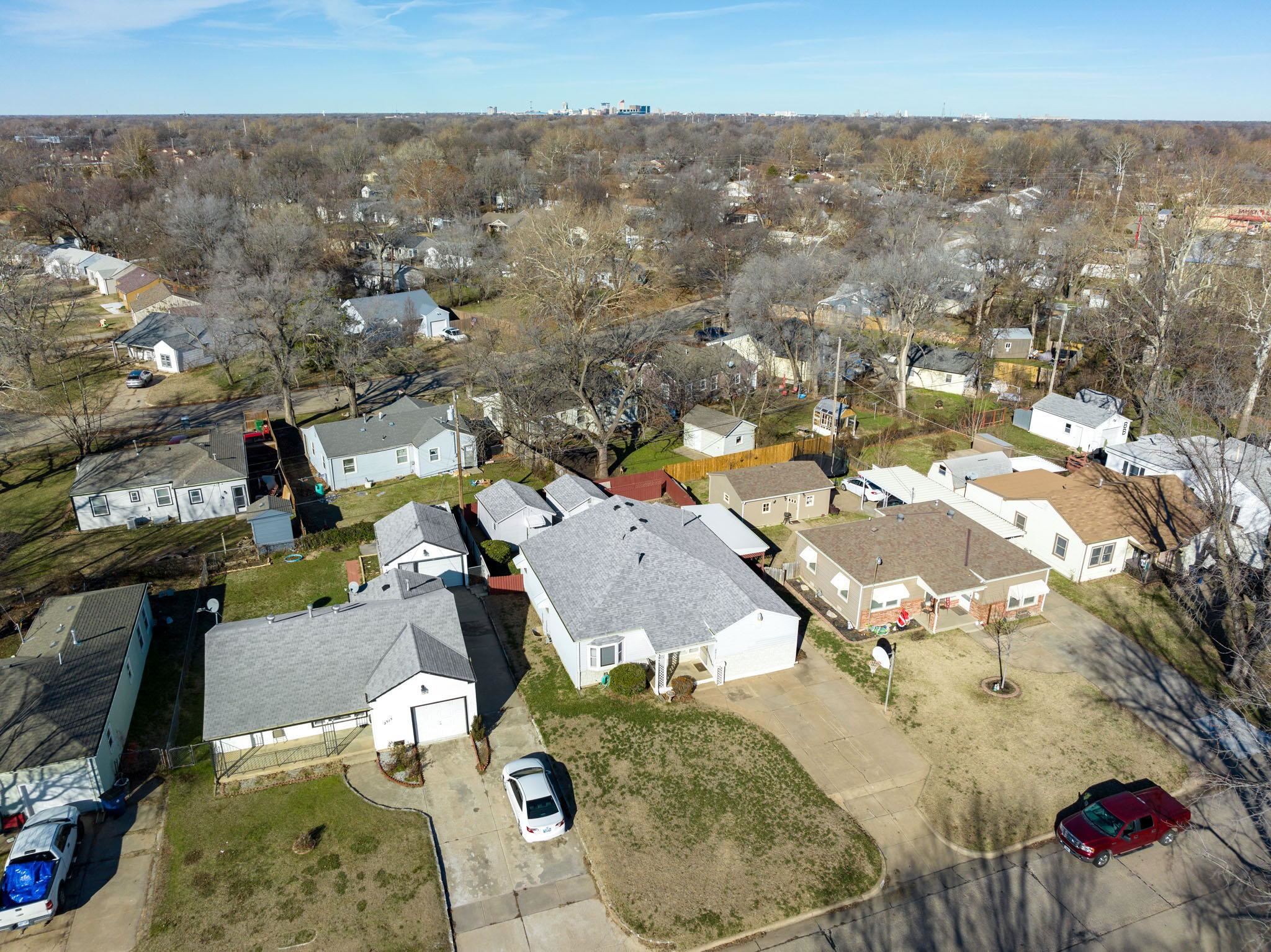 Wichita, Kansas 67216, United States, 3 Bedrooms Bedrooms, ,2 BathroomsBathrooms,Residential,Pending,67526