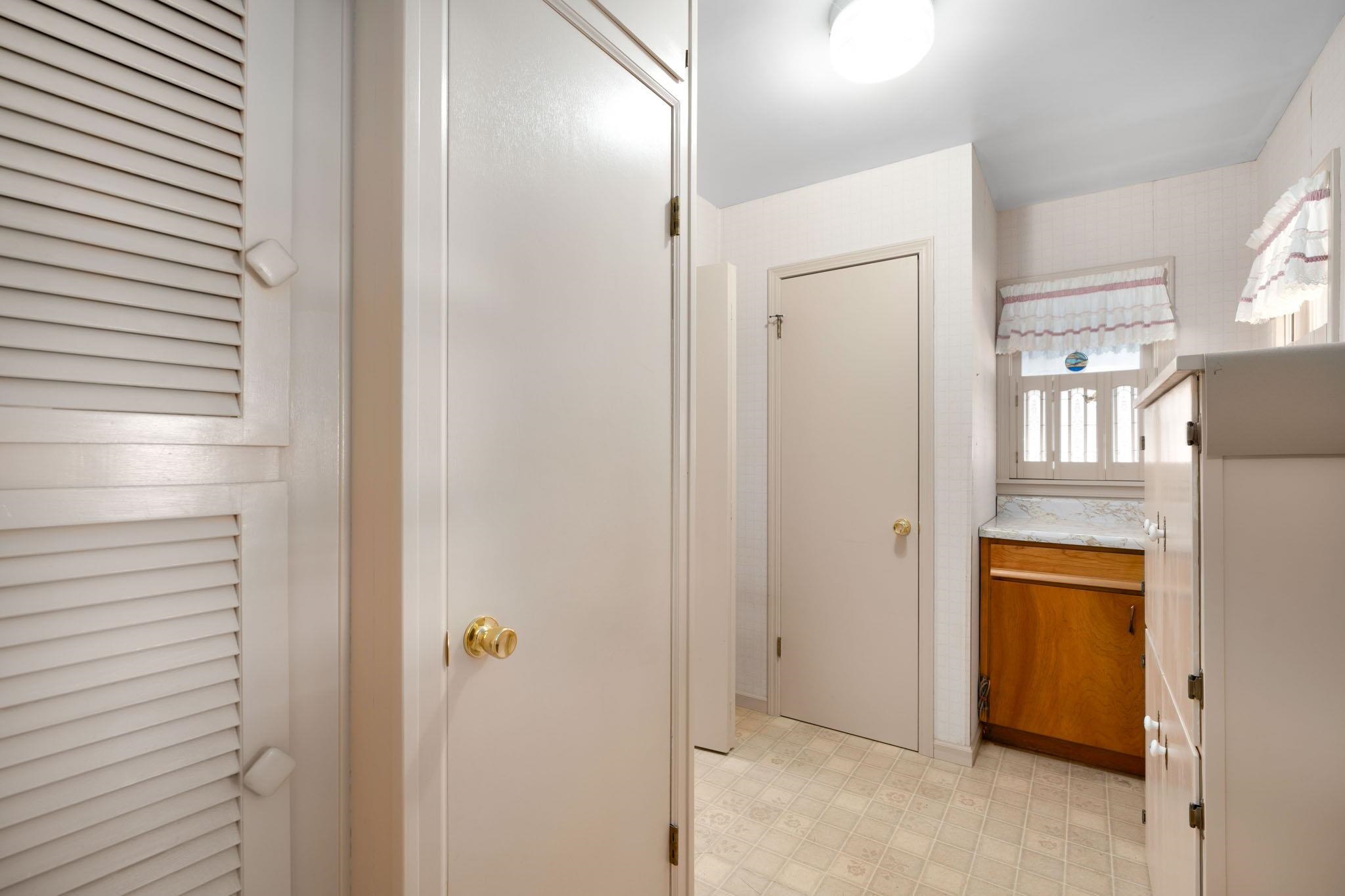 Wichita, Kansas 67216, United States, 3 Bedrooms Bedrooms, ,2 BathroomsBathrooms,Residential,Pending,67526