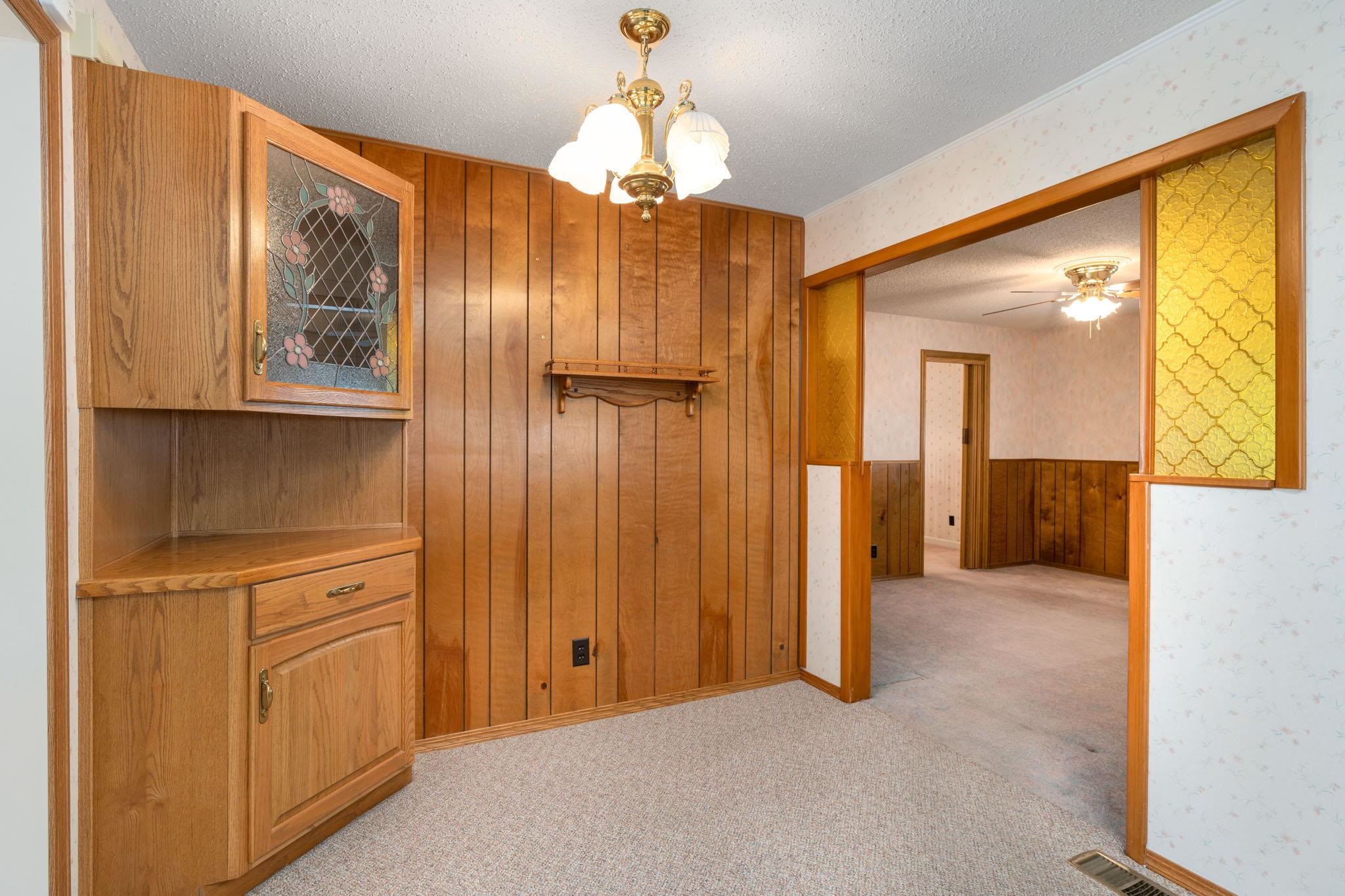 Wichita, Kansas 67216, United States, 3 Bedrooms Bedrooms, ,2 BathroomsBathrooms,Residential,Pending,67526