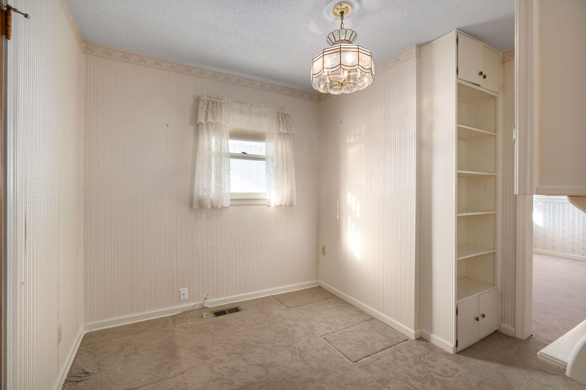 Wichita, Kansas 67216, United States, 3 Bedrooms Bedrooms, ,2 BathroomsBathrooms,Residential,Pending,67526