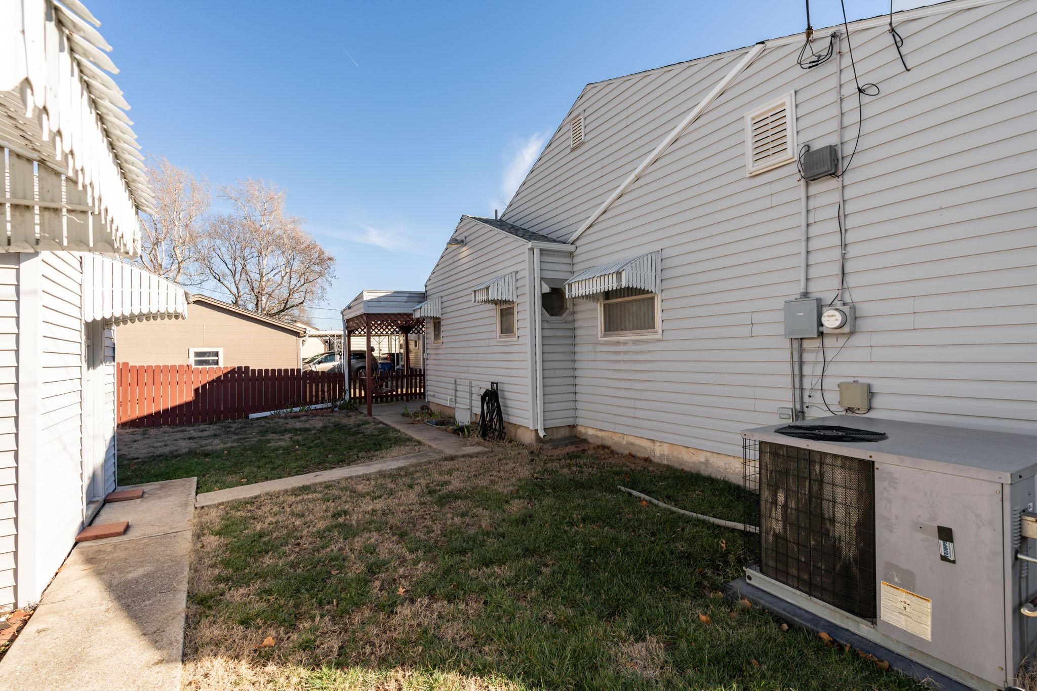 Wichita, Kansas 67216, United States, 3 Bedrooms Bedrooms, ,2 BathroomsBathrooms,Residential,Pending,67526