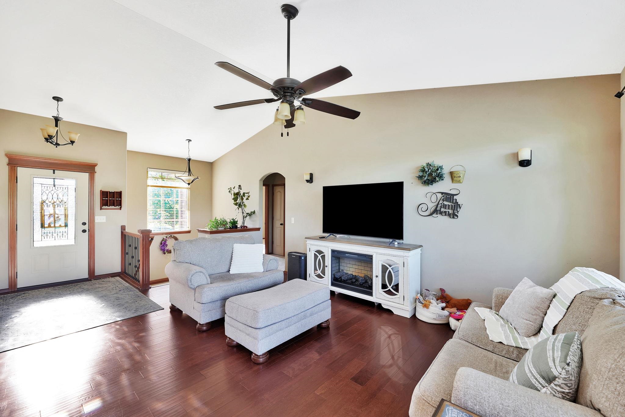 1131 N High Park Dr, Derby, Kansas image 5