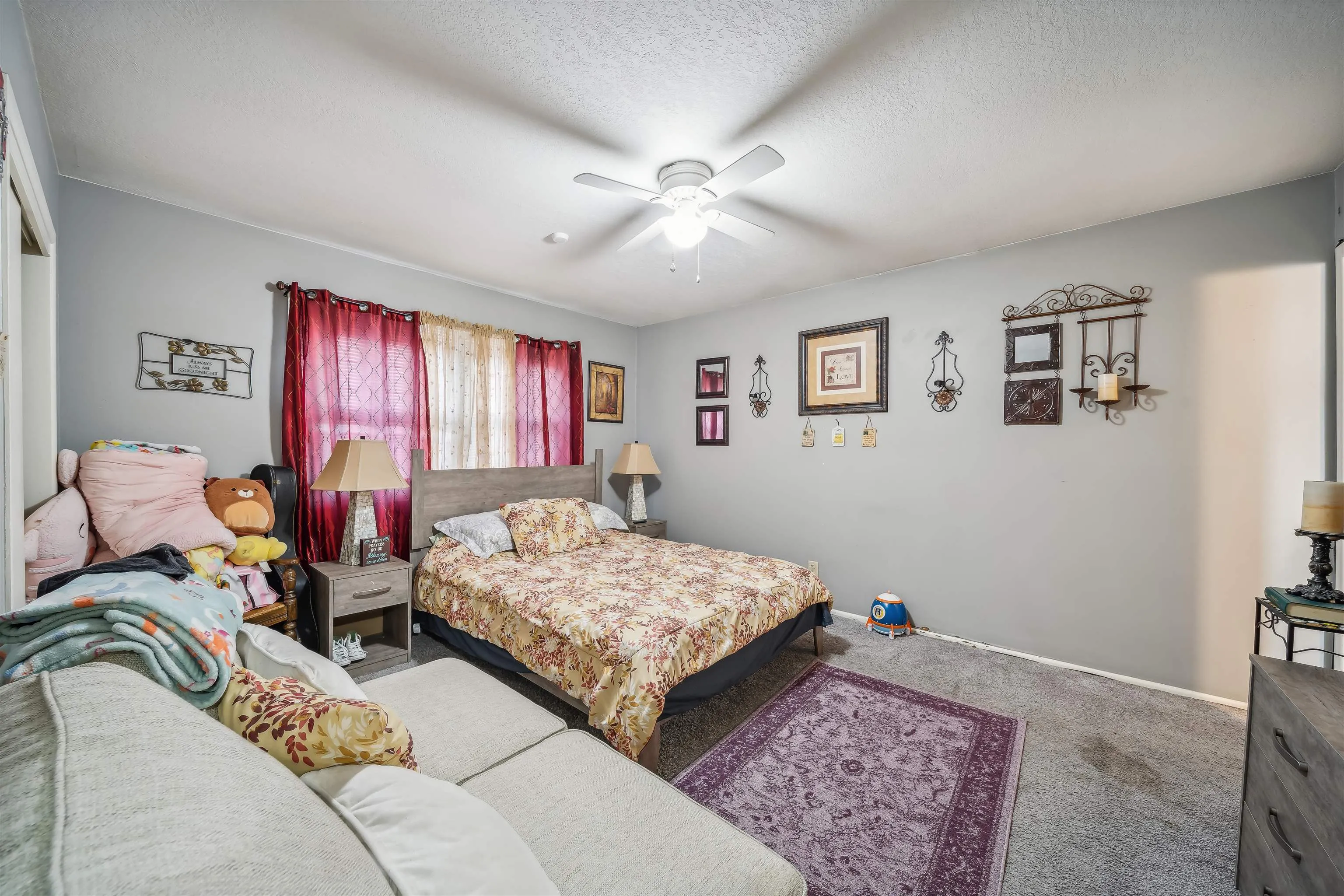 Wichita, Kansas 67207, United States, 3 Bedrooms Bedrooms, ,4 BathroomsBathrooms,Residential,Pending,44641