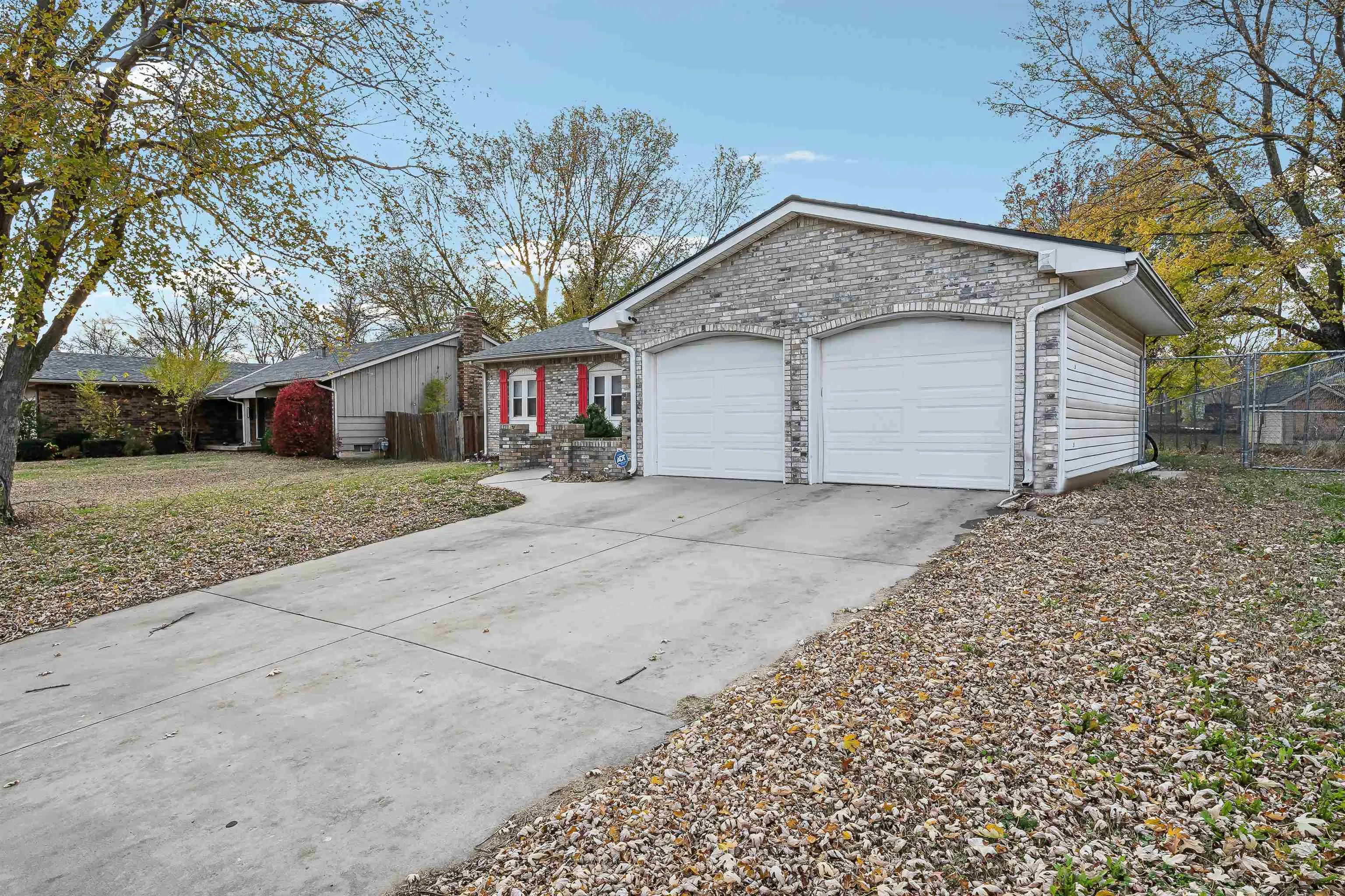 Wichita, Kansas 67207, United States, 3 Bedrooms Bedrooms, ,4 BathroomsBathrooms,Residential,Pending,44641