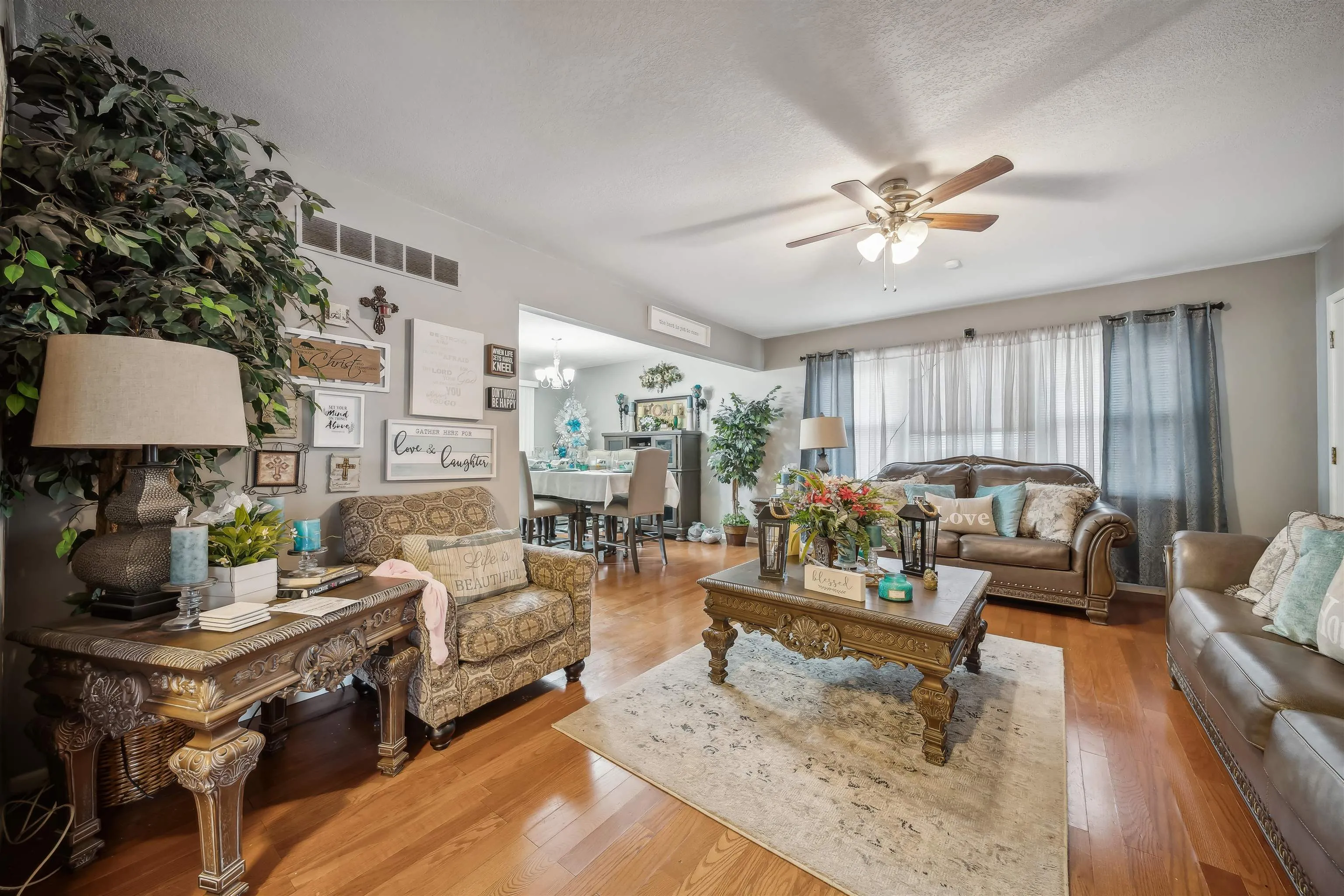 Wichita, Kansas 67207, United States, 3 Bedrooms Bedrooms, ,4 BathroomsBathrooms,Residential,Pending,44641